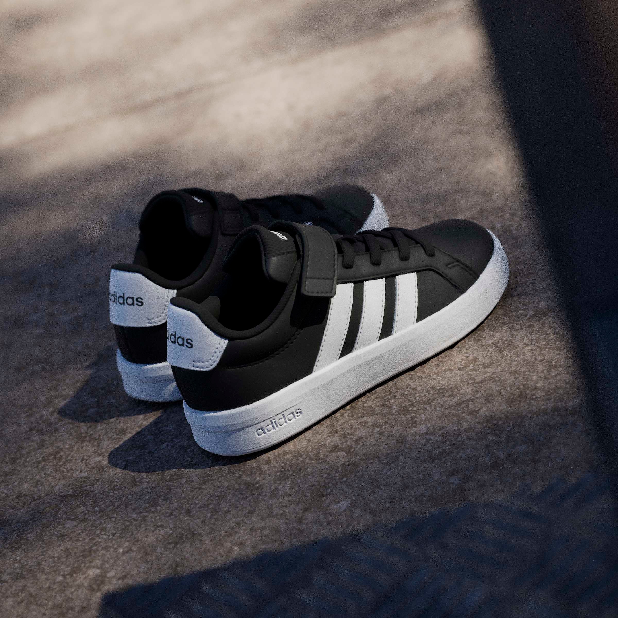 adidas Sportswear Sneakers »GRAND COURT 3.0  FÜR KINDER«  avec fermeture à scratch, pour enfants