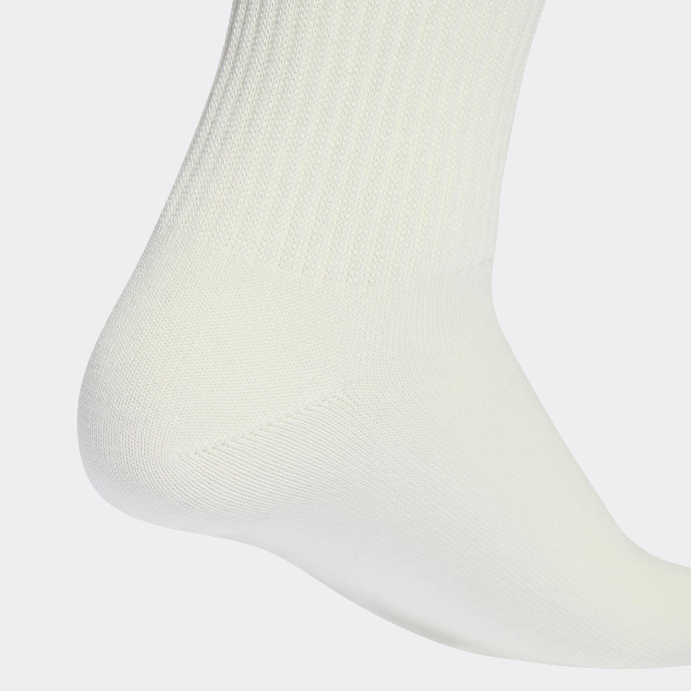 adidas Originals Chaussettes de sport »3-STREIFEN HIGH CREW, 3 PAAR« 3 Couple tlg. coupe mi-mollet, lot de 3, pour adultes