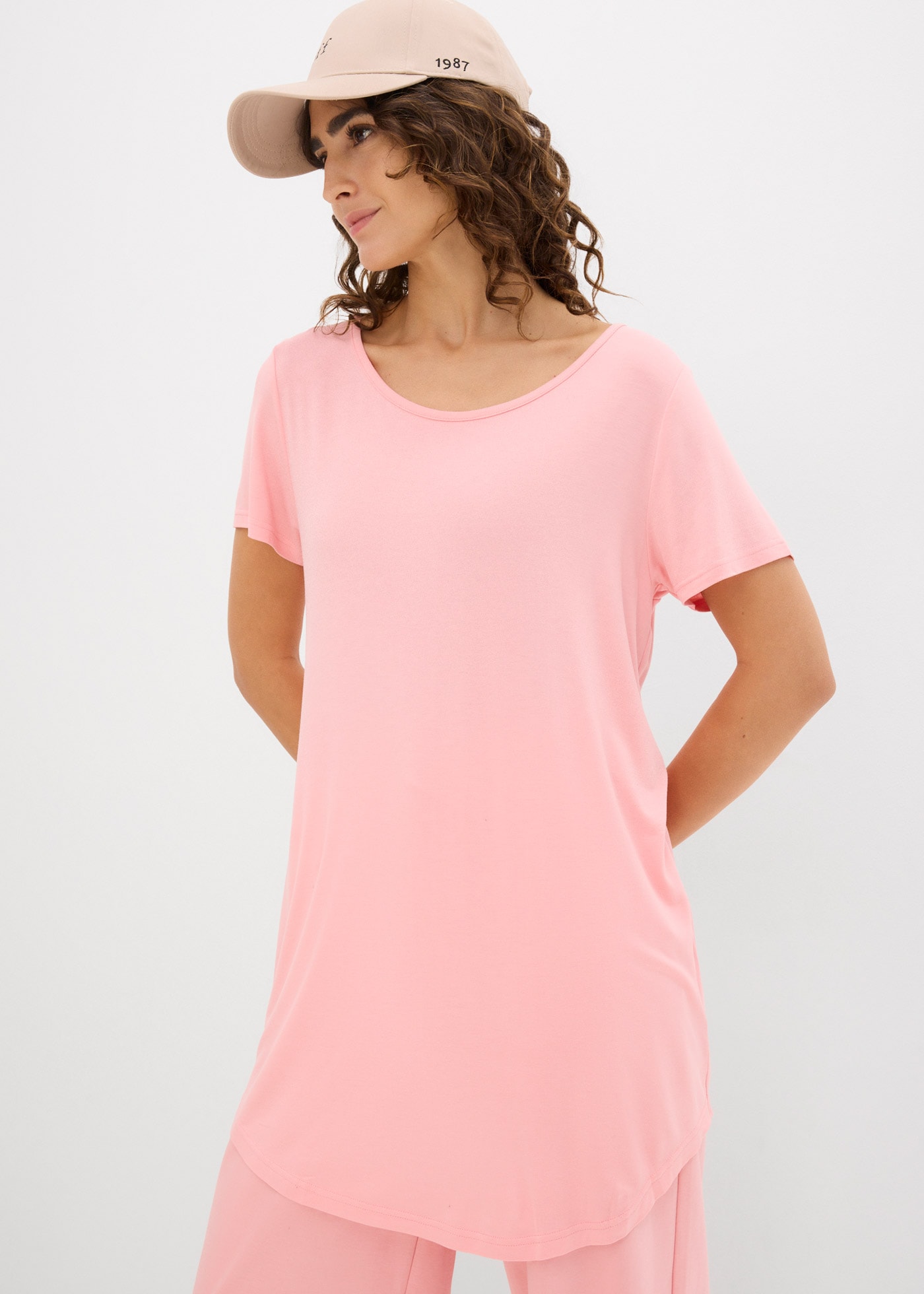 Image of bonprix Longshirt bequeme Passform, perfekt zu Leggings und schmalen Hosen