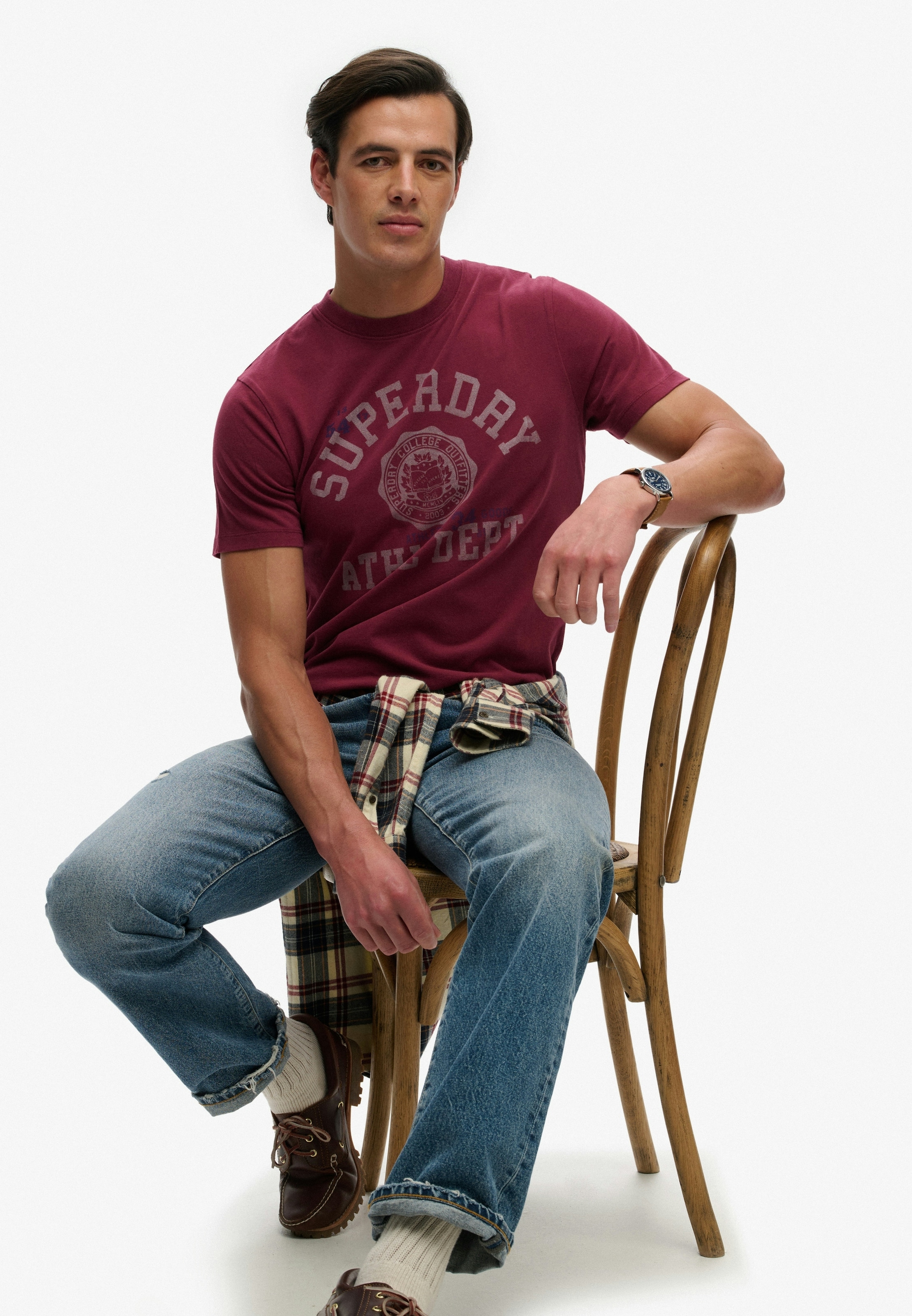 Superdry Rundhalsshirt »VINTAGE PREP RELAXED TEE« mit coolem Rissdruck