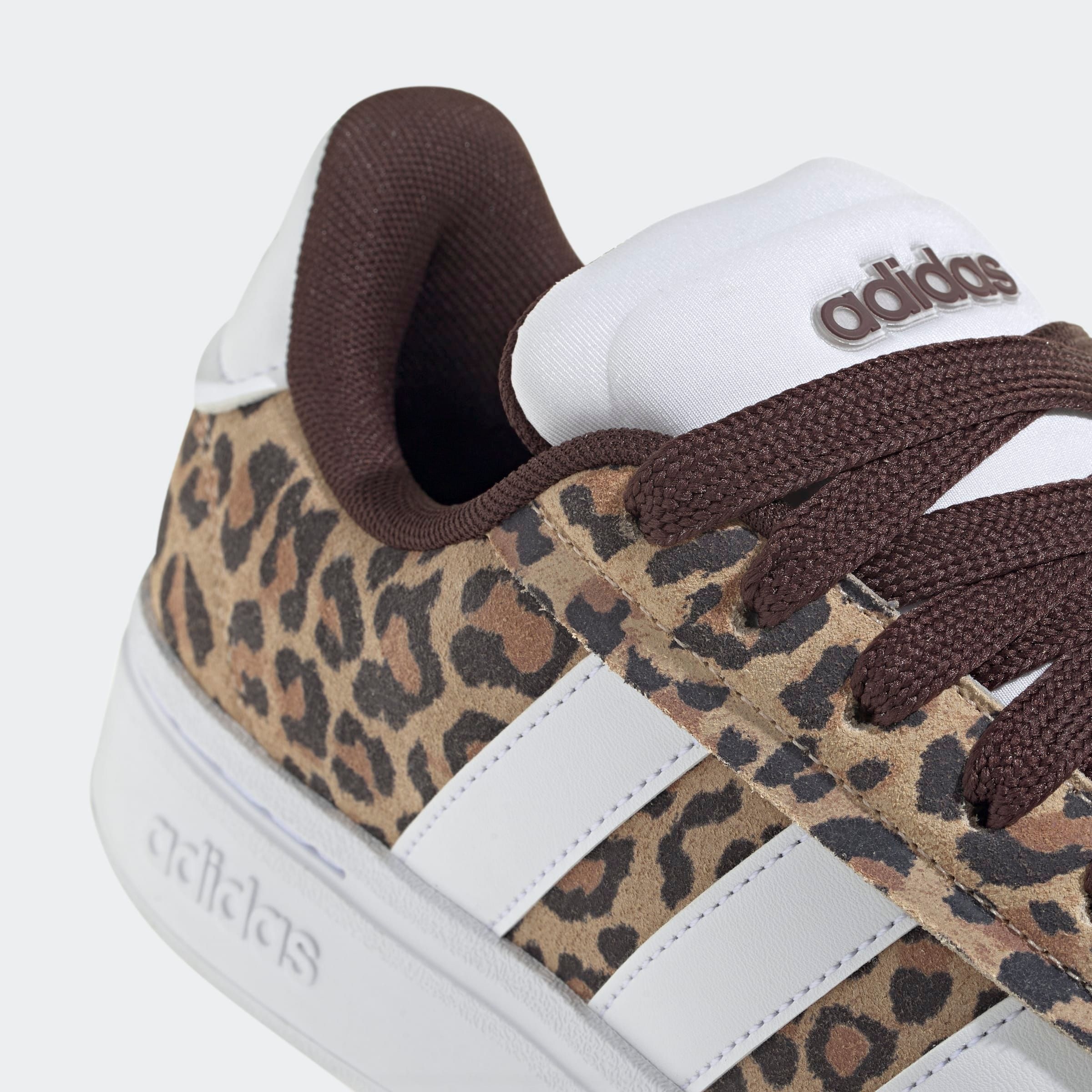 adidas Sportswear Sneaker »GRAND COURT ALPHA 00S«, Design auf den Spuren des adidas Campus 00