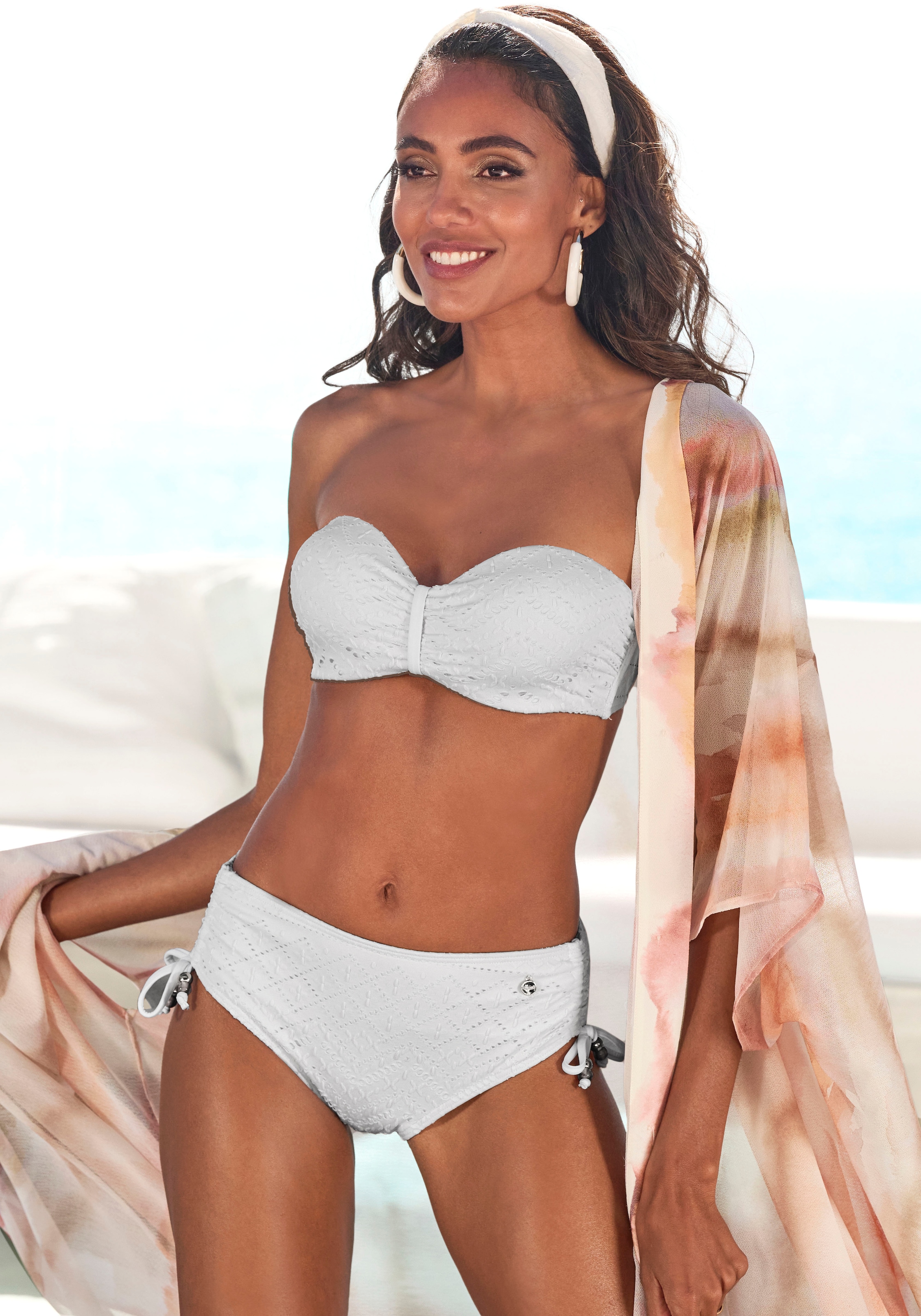 Image of LASCANA Bügel-Bandeau-Bikini-Top "Omara" mit Lochstickerei