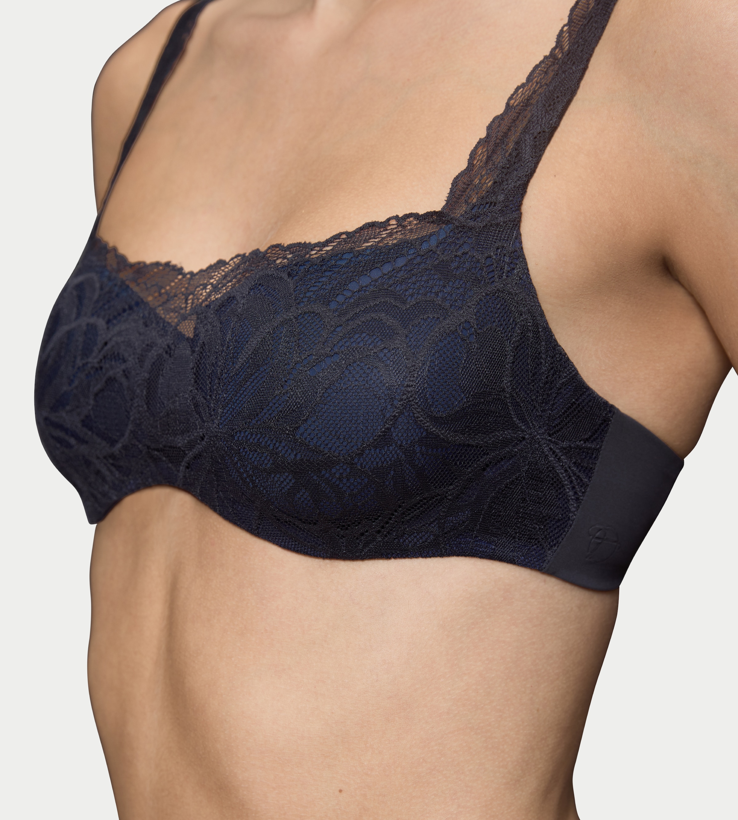 Triumph Soutien-gorge balconnet »Body Make-Up Illusion Lace« armature confort, rembourrée, dentelle douce