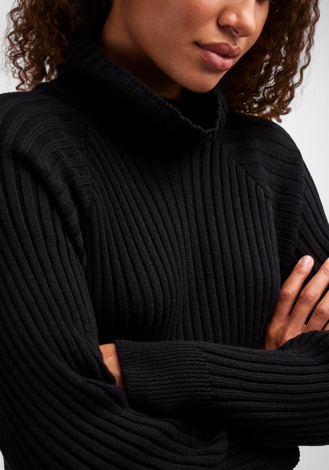 Y.A.S Strickkleid »YASMAVI KNIT MIDI ROLLNECK DRESS«