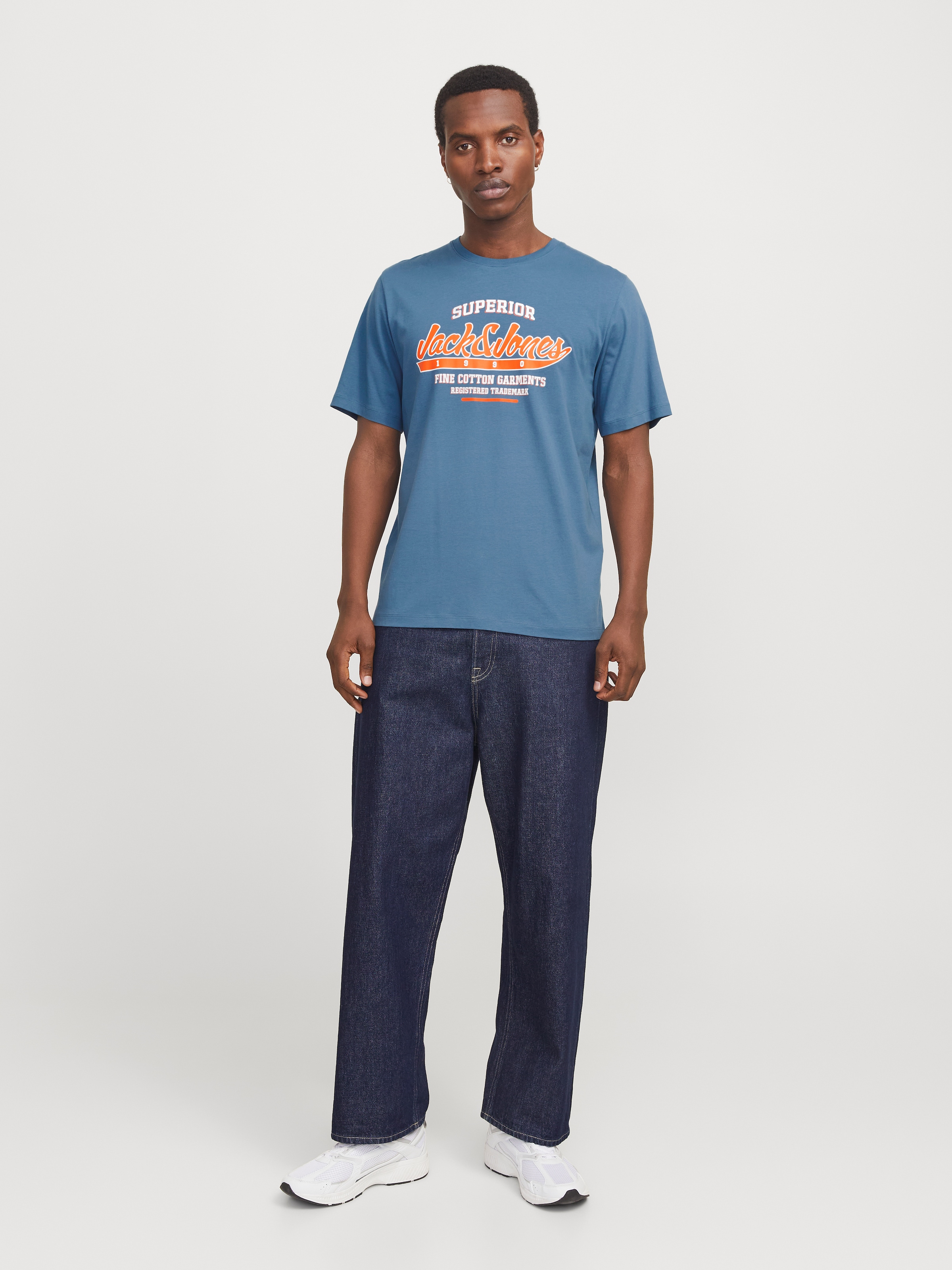 Jack & Jones Rundhalsshirt »JJELOGO TEE SS O-NECK 2 COL SS25 SN«, mit Logo Print