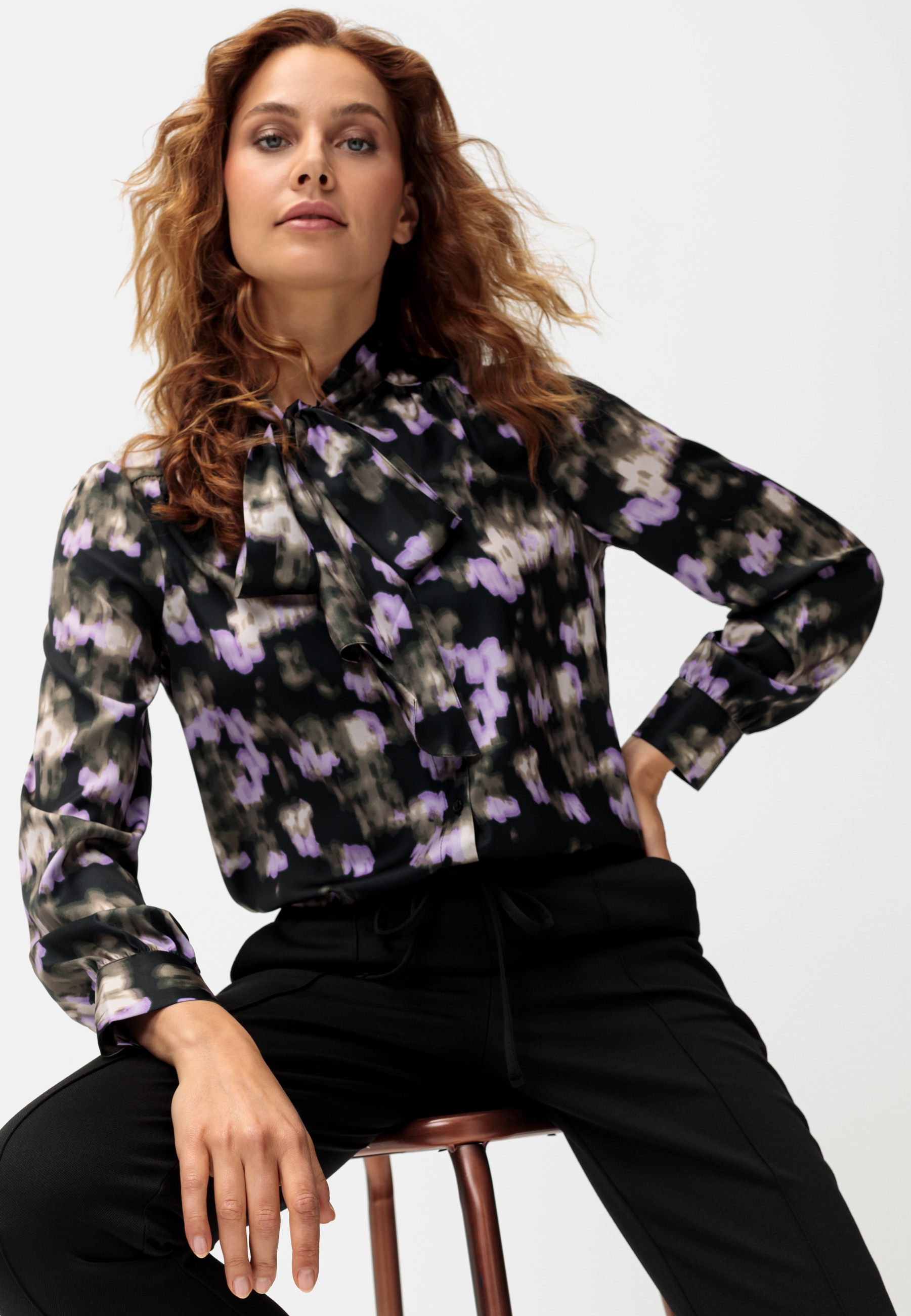 LASCANA Schluppenbluse, aus Satin