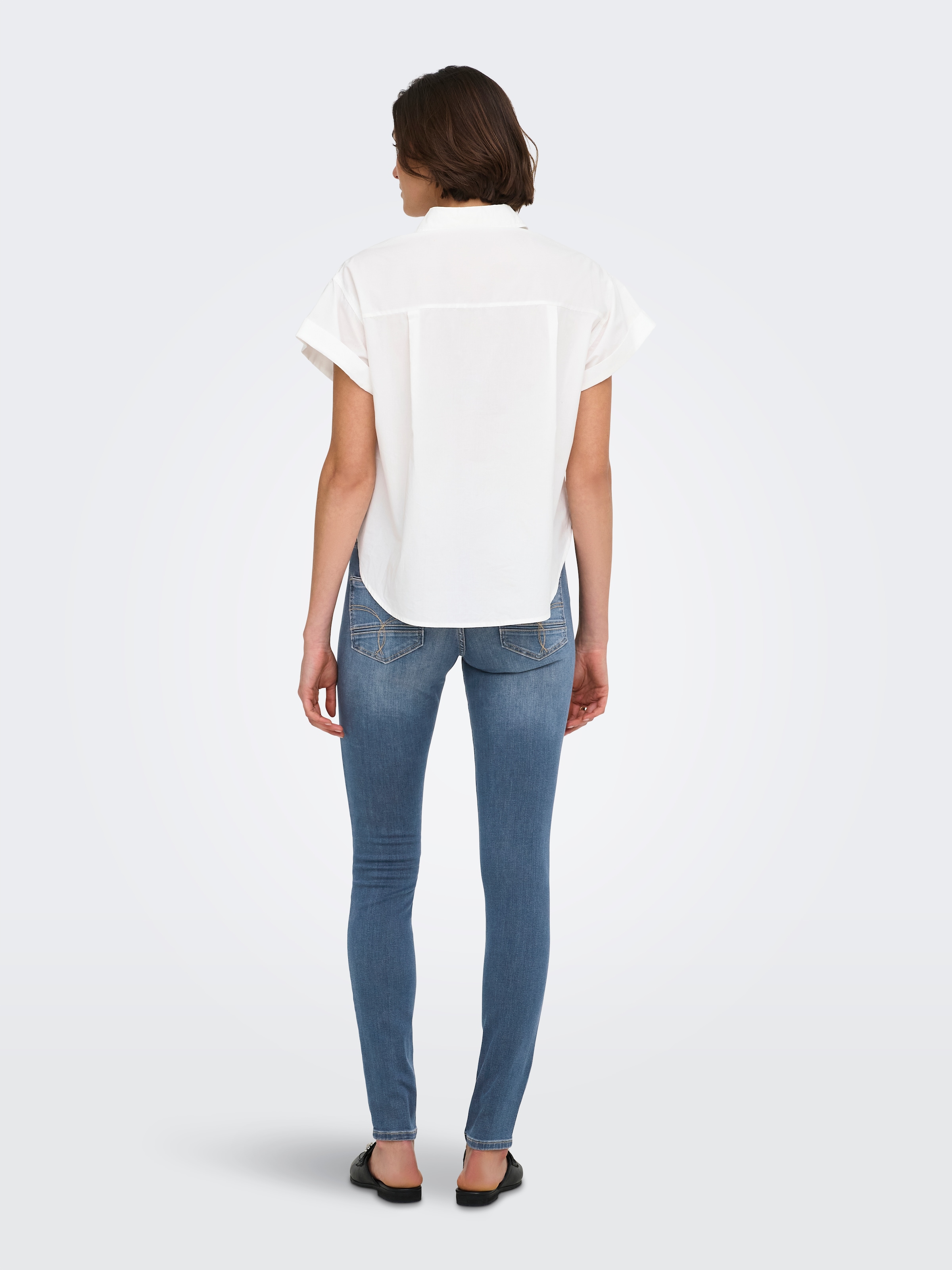 ONLY Jeans skinny »ONLBLUSH MW SK DET DES BACK EMB DNM« Mélange de coton, détails déchirés, broderie sur la poche arrière