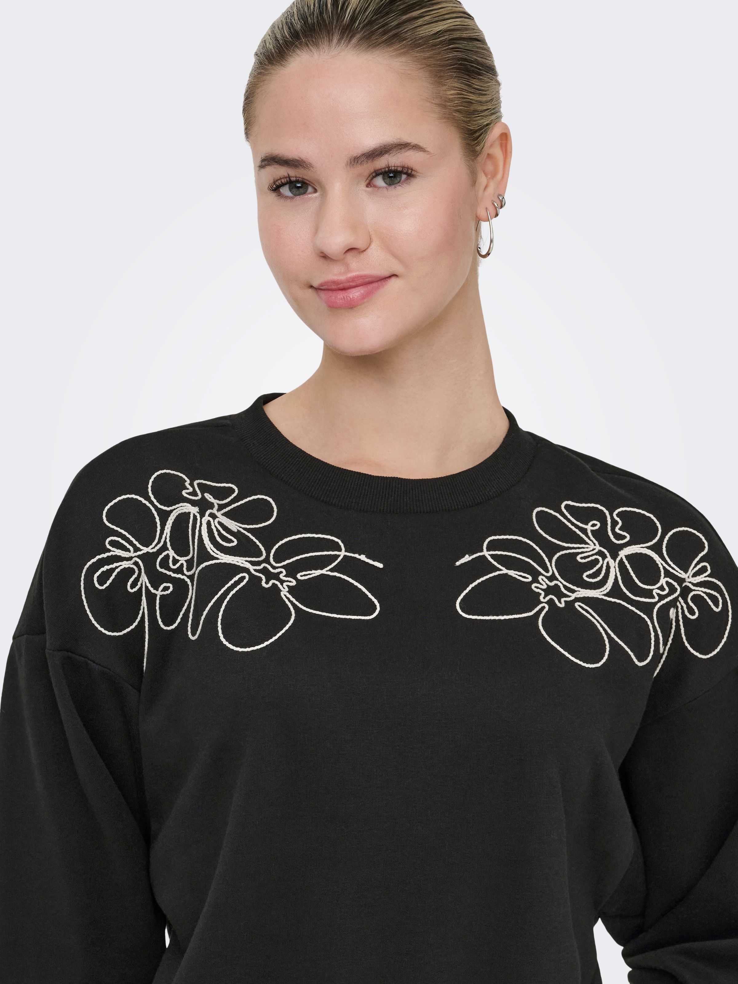 ONLY Sweatshirt »ONLBROOKE L/S O-NECK DETAIL SWT NOOS«
