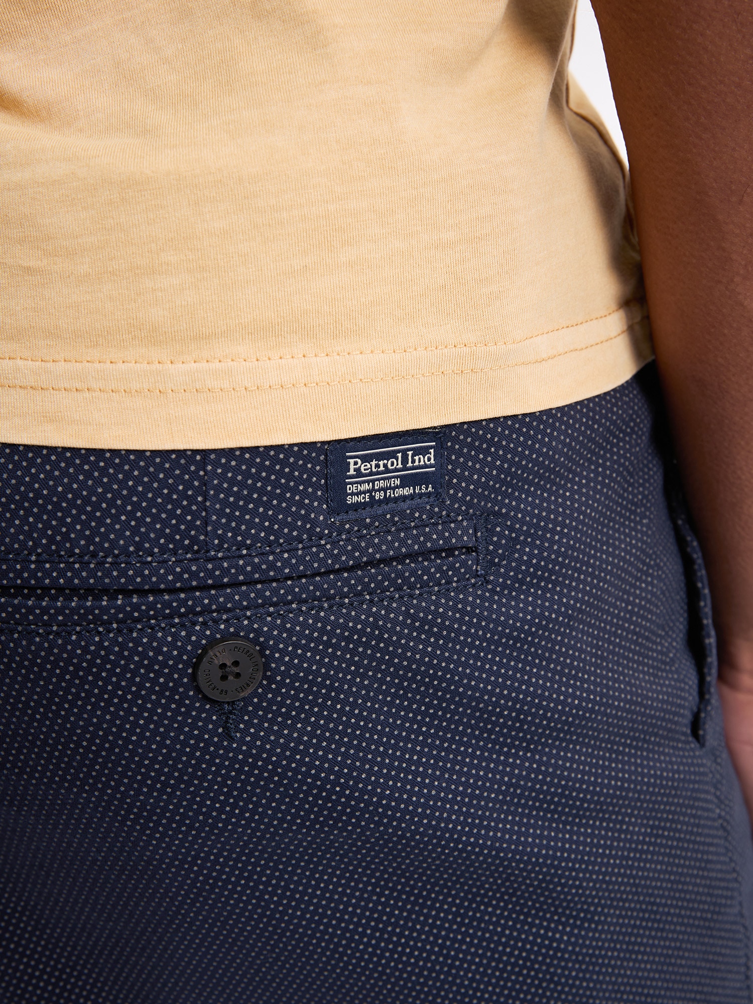 Petrol Industries Chinoshorts, mit Gürtel