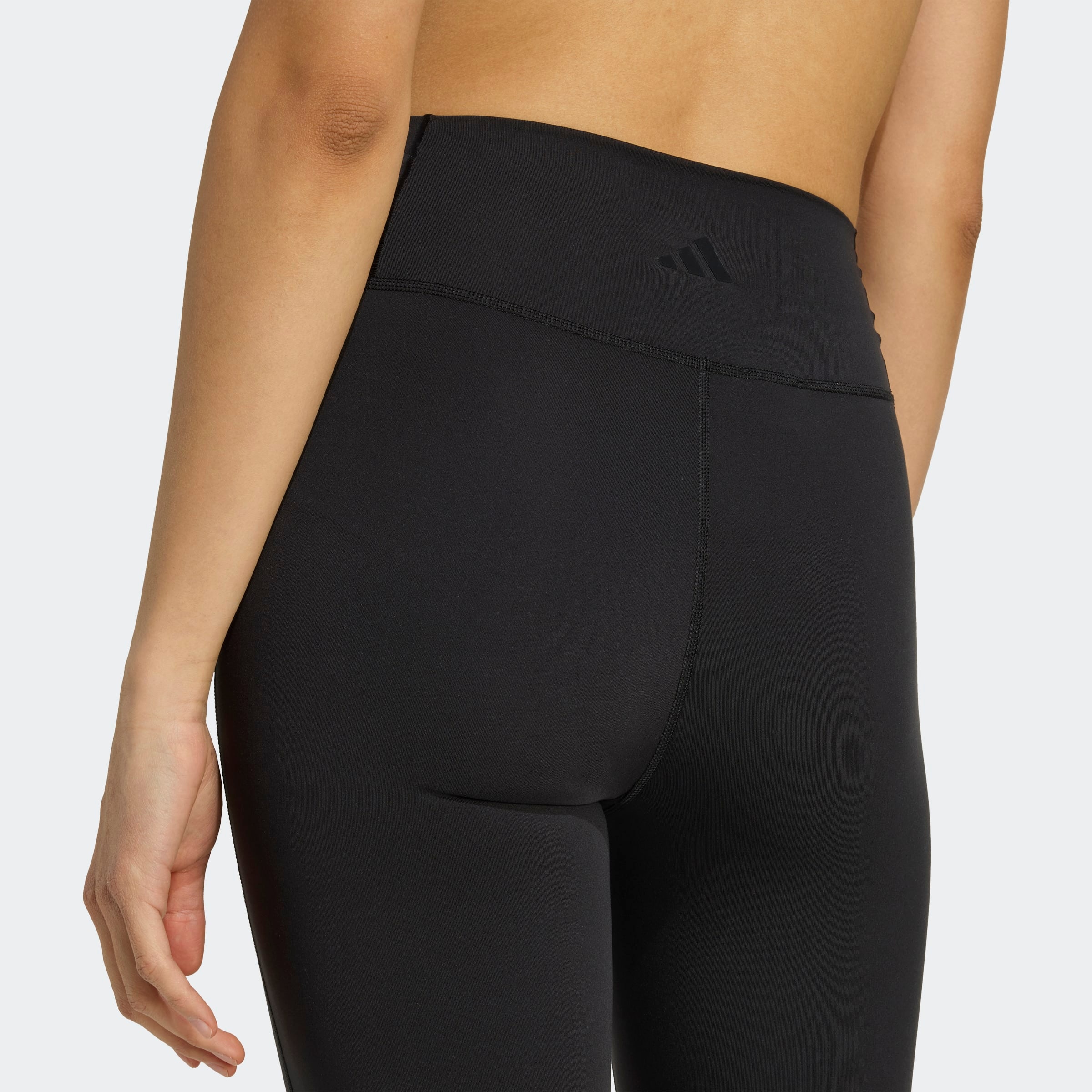 adidas Performance Caleçon d'entraînement »ALL ME ESSENTIALS FLARE LEGGINGS«  mit ausgestelltem Bein, aus weichem und dehnbarem Strickmaterial