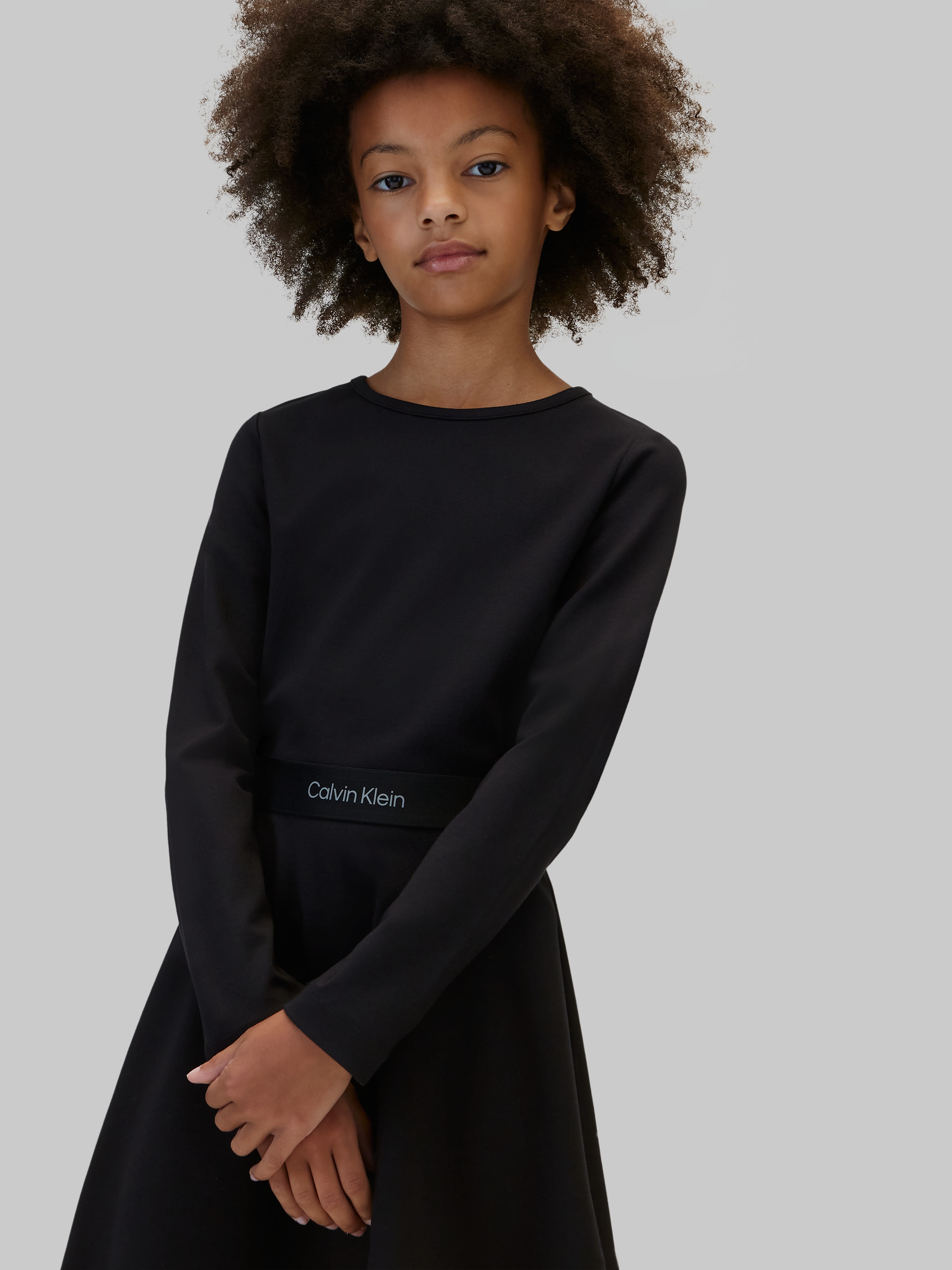 Calvin Klein Jeans Midikleid »LOGO TAPE PUNTO LS DRESS« Ohne Tasche Regular fit, Logoschriftzug