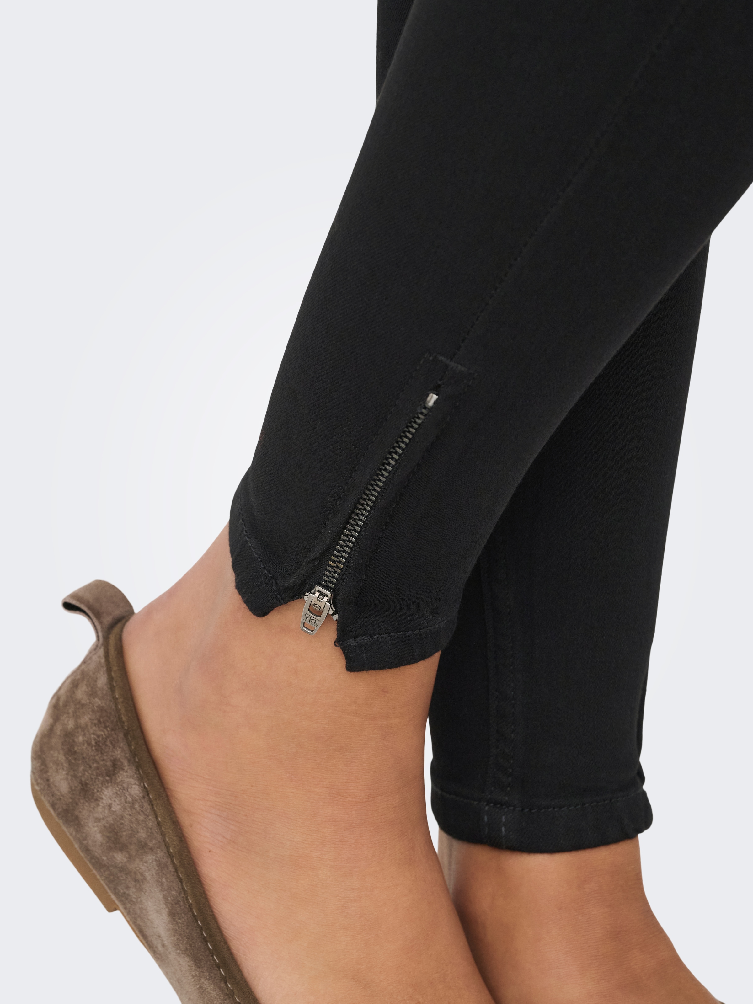 ONLY Ankle-Jeans »ONLKENDELL ETERNAL LIFE ANKLE BLACK NOOS« mit Zipper am Saum