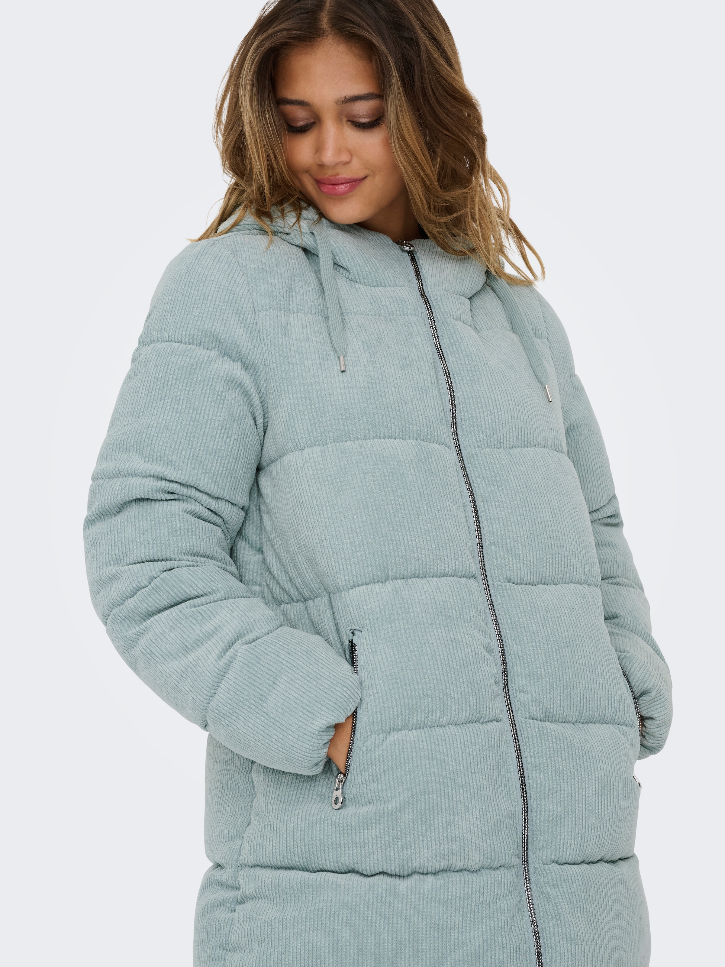 ONLY Steppjacke »ONLDOLLY LONG CORDUROY PUFFER OTW«, mit Kapuze, aus feinem Cordmaterial