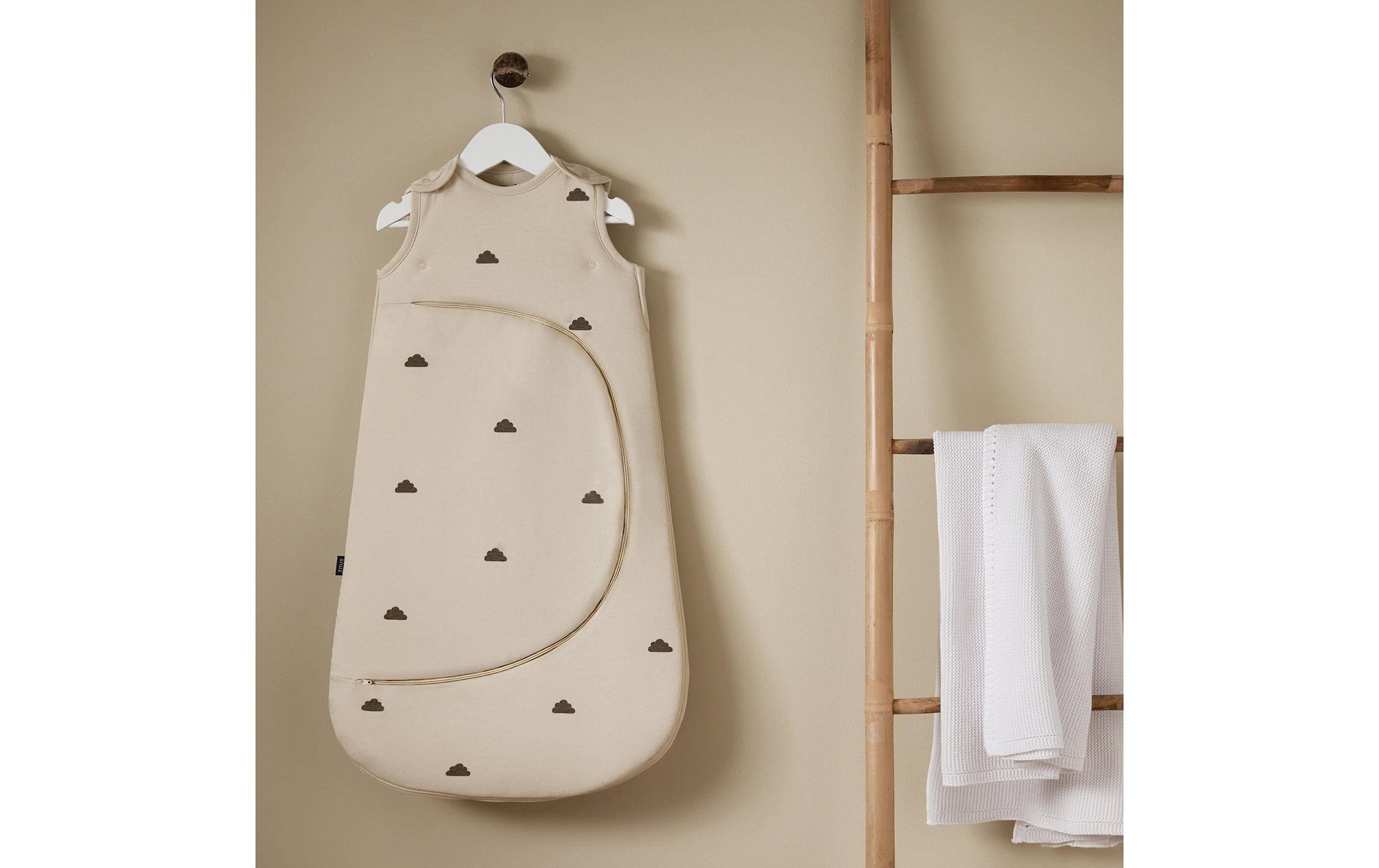   Babyschlafsack »Snüz Pouch 0-6 Monate Sand mit Wölkchen, TOG 0.5«