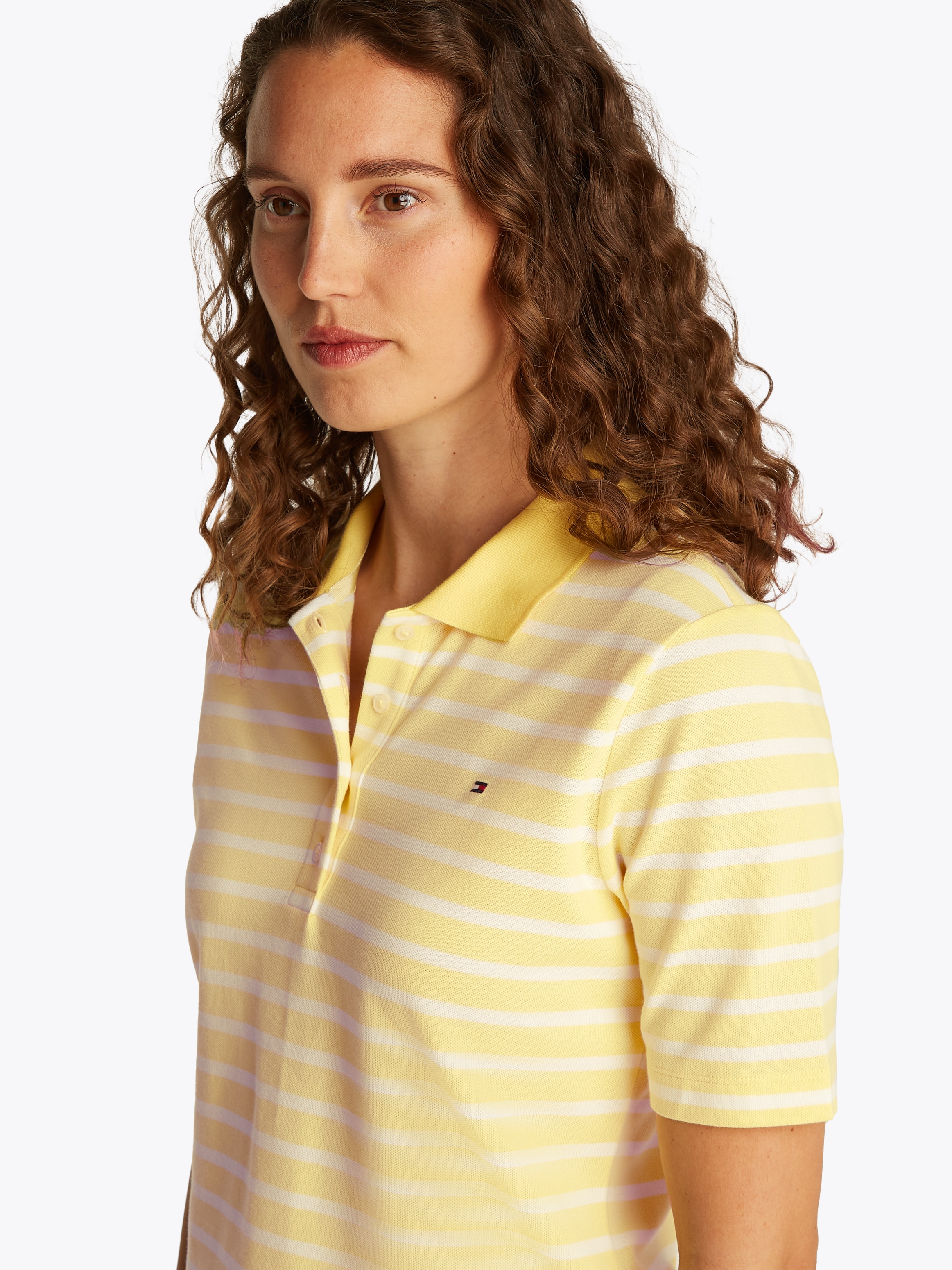 Tommy Hilfiger Poloshirt »1985 Regular Fit Pique Premium Polo«, mit Logo-Stickerei, mit Seitenschlitzen