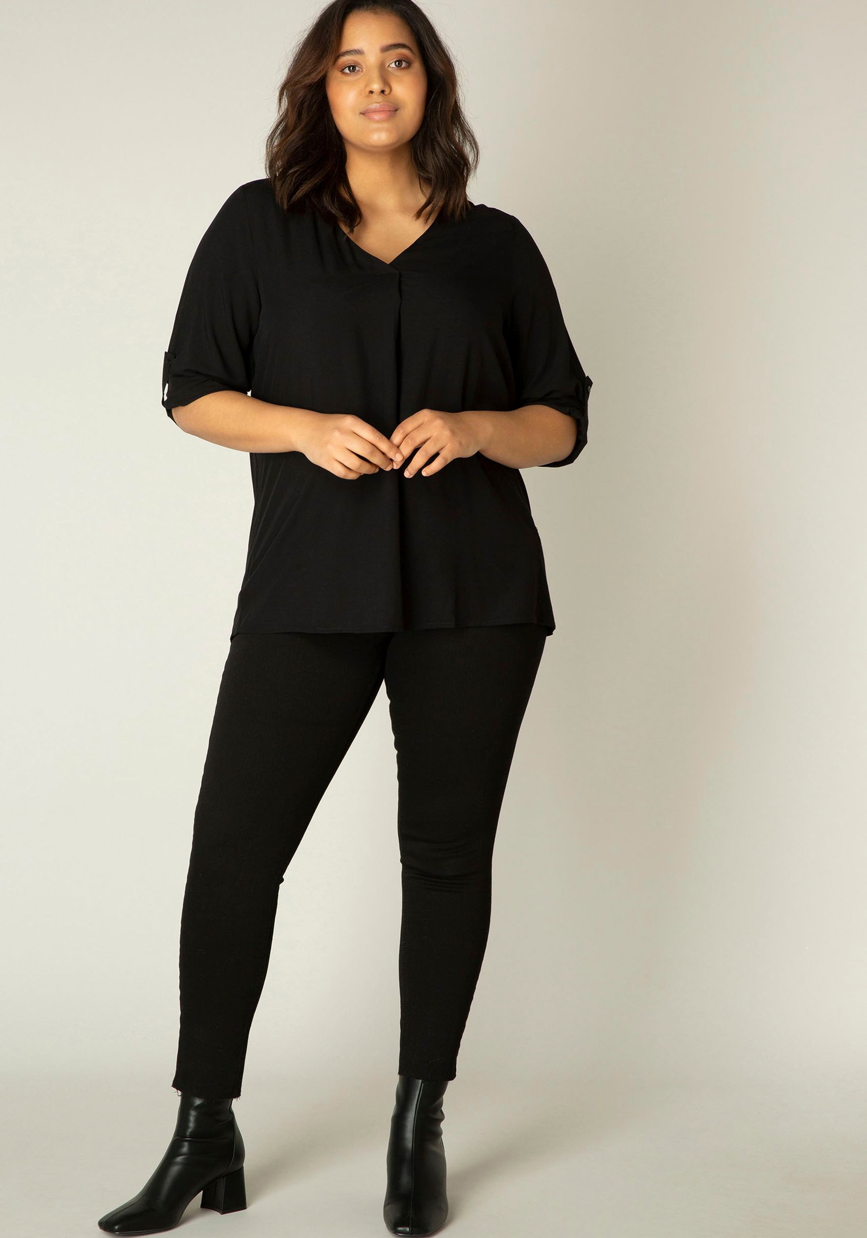 Base Level Curvy Shirtbluse »Yanina«, mit V-Ausschnitt