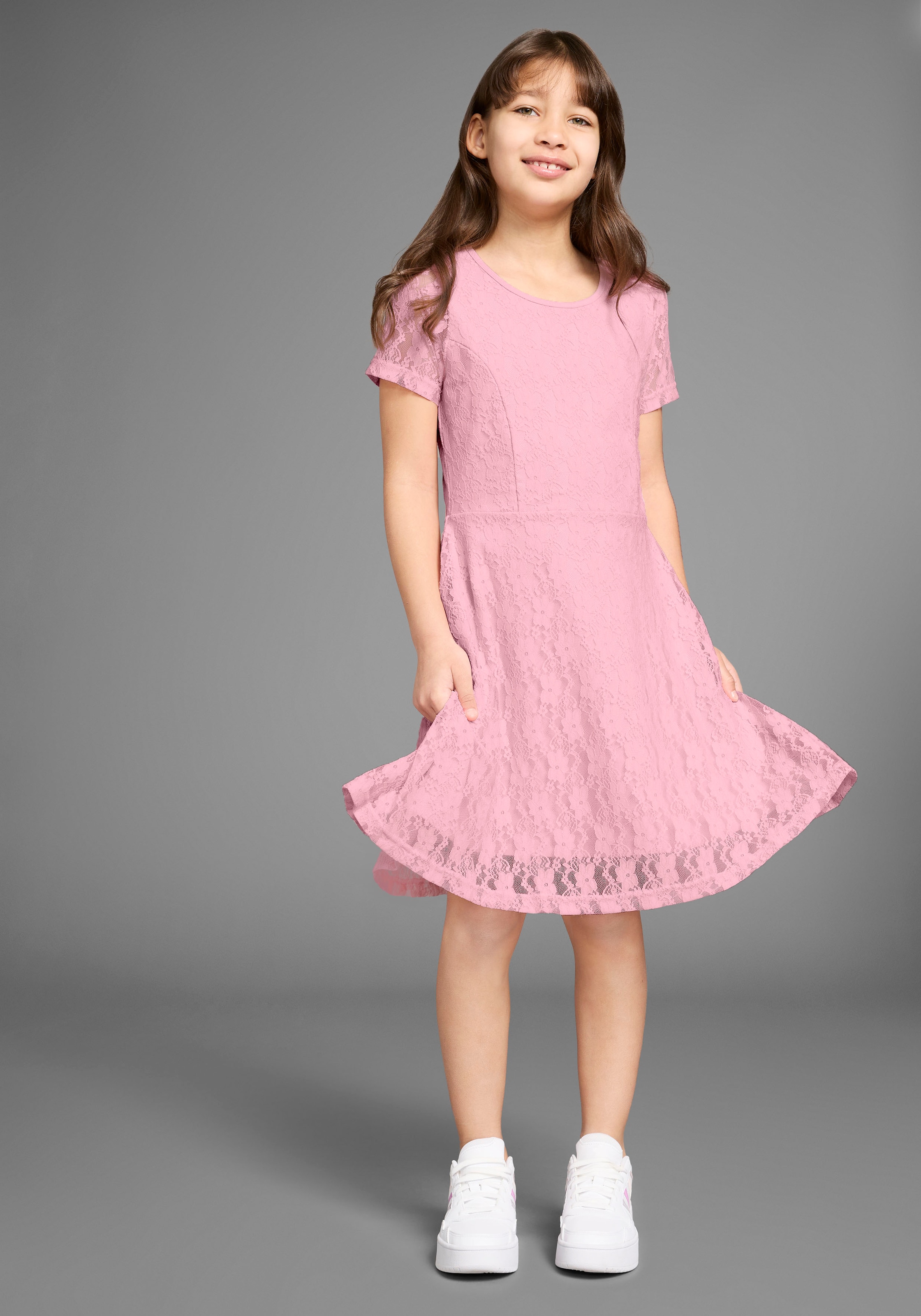 KIDSWORLD Spitzenkleid »Jerseykleid mit aufwendiger Spitze«, Festliches Kleid mit Spitze