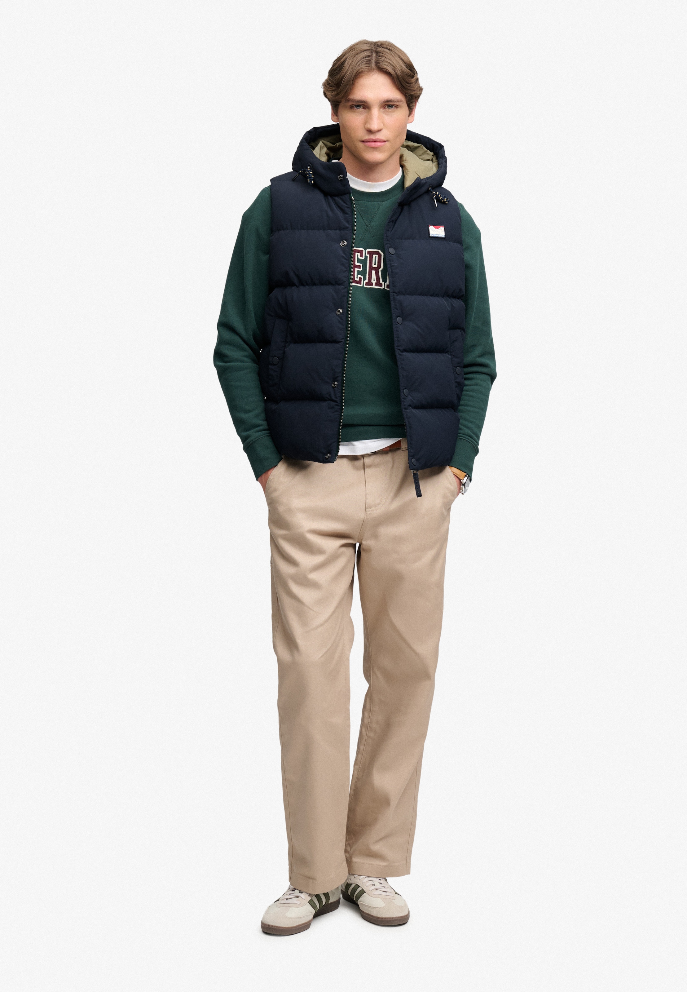 Superdry Steppweste »HOOD SHORT EVEREST GILET« Regular Fit, mit Reissverschluss, aus Nylon und Kunstfaser