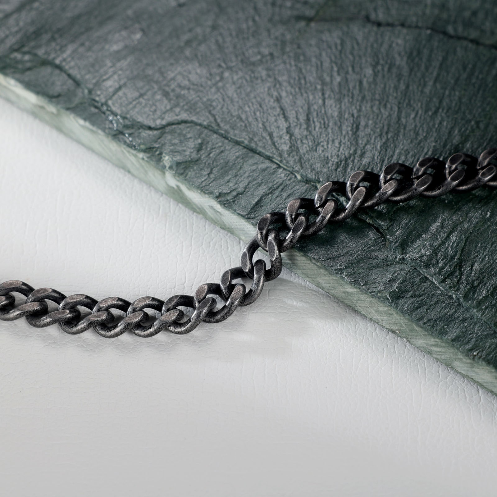 Firetti Armband »Schmuck Geschenk Edelstahl Armschmuck Armkette Panzerkette Vintage«