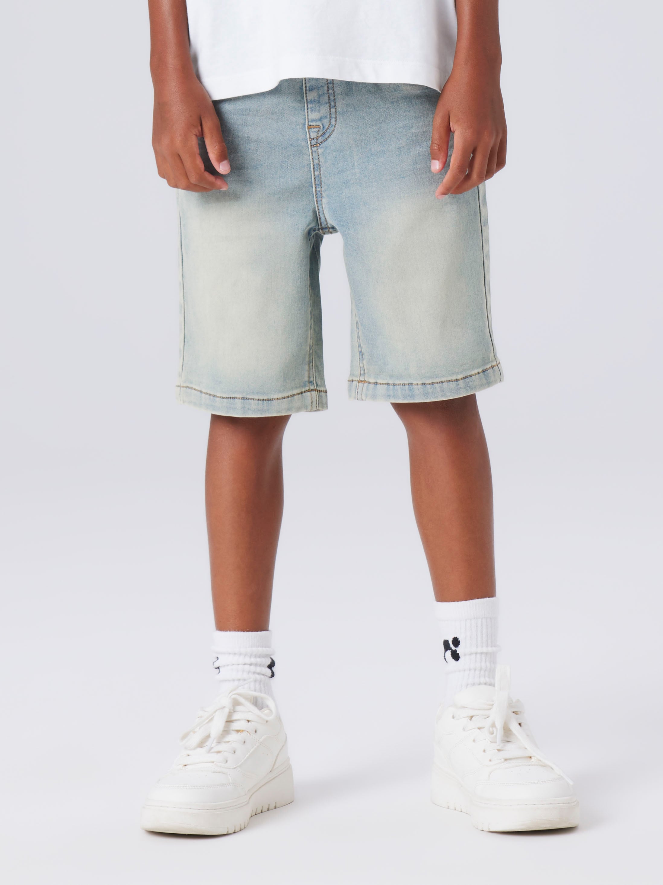 Image of Name It Jeansshorts "NKMRYAN JOGGER DNM L SHOR" Baumwollmischung, elastisches Bündchen, verstellbar