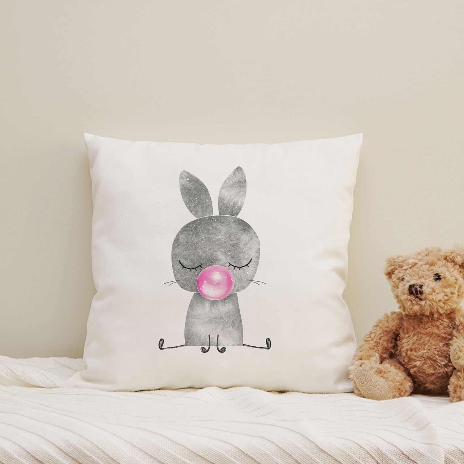 Image of queence Dekokissen "Hase mit Kaugummi" Kissenhülle mit HD Premium Druck, geruchsneutral, 40x40cm