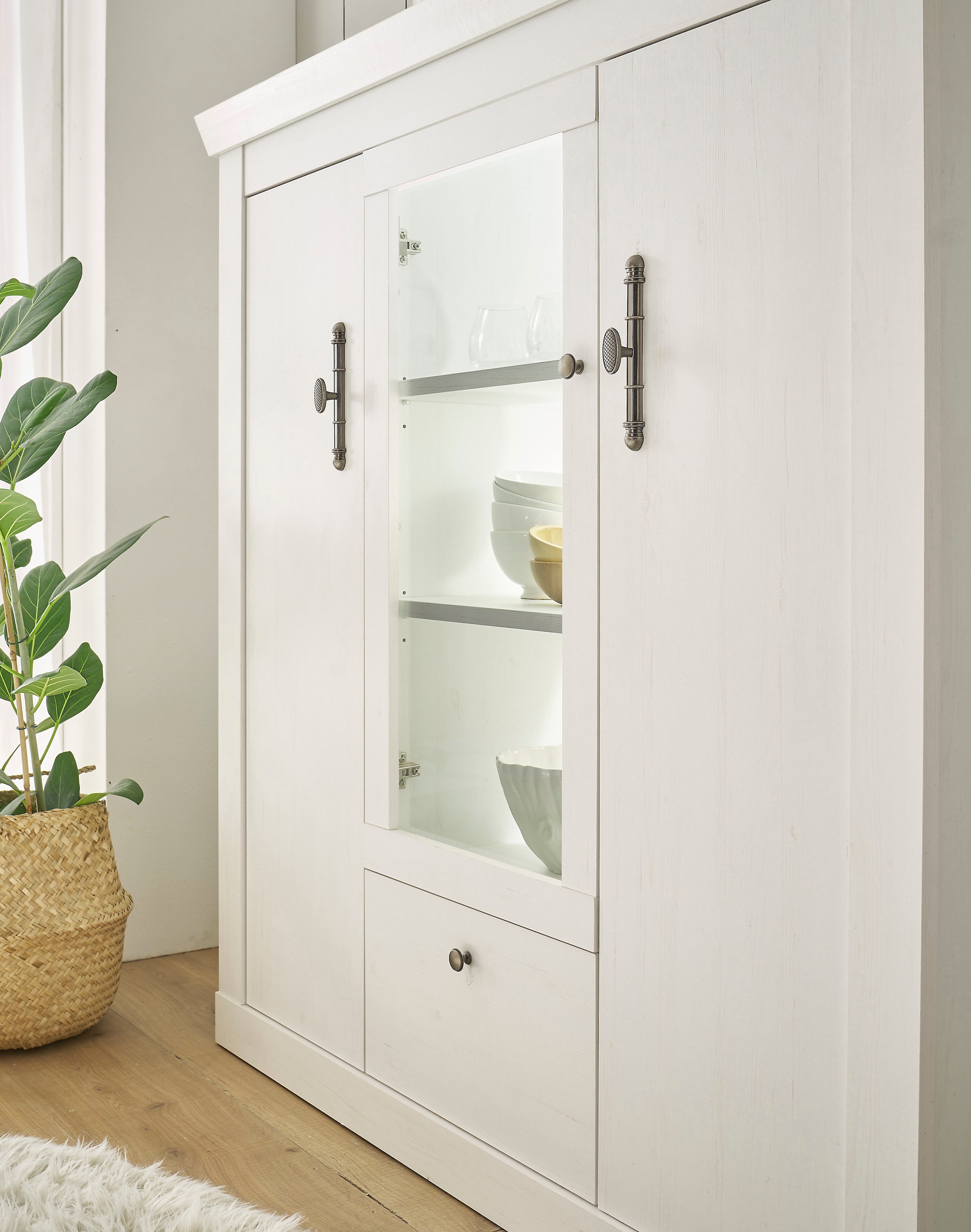 Home affaire Wohnwand »RAVENNA«, (4 St.), im romantischen Landhausstil, Griffe aus Metall, Softclose-Funktion