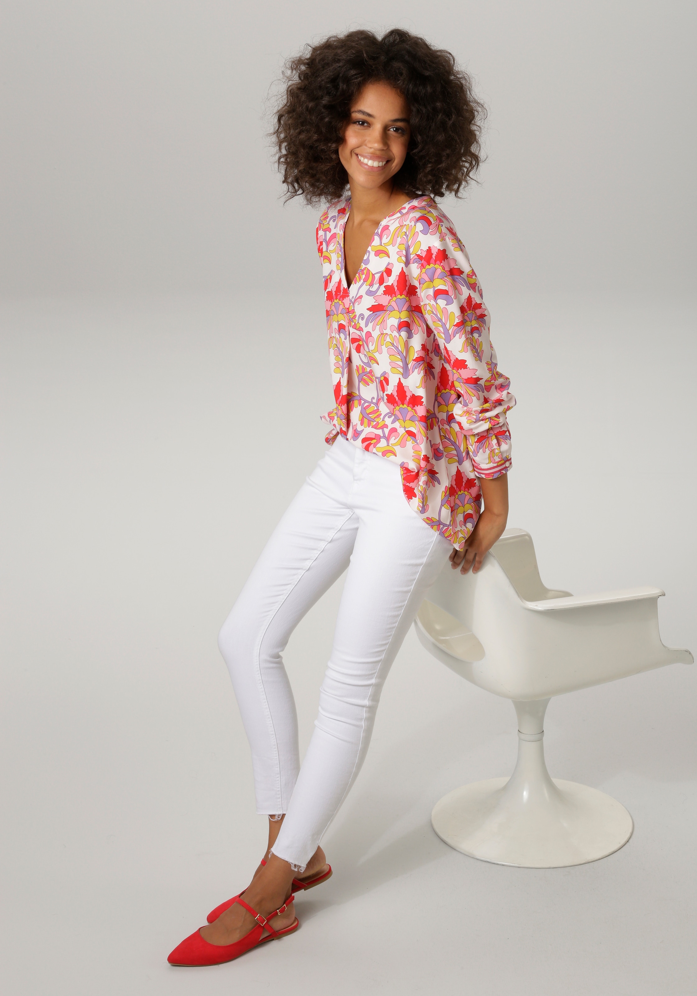 Aniston CASUAL Blouse à enfiler mit grafischen Blumendruck - jedes Teil ein Unikat - NEUE KOLLEKTION