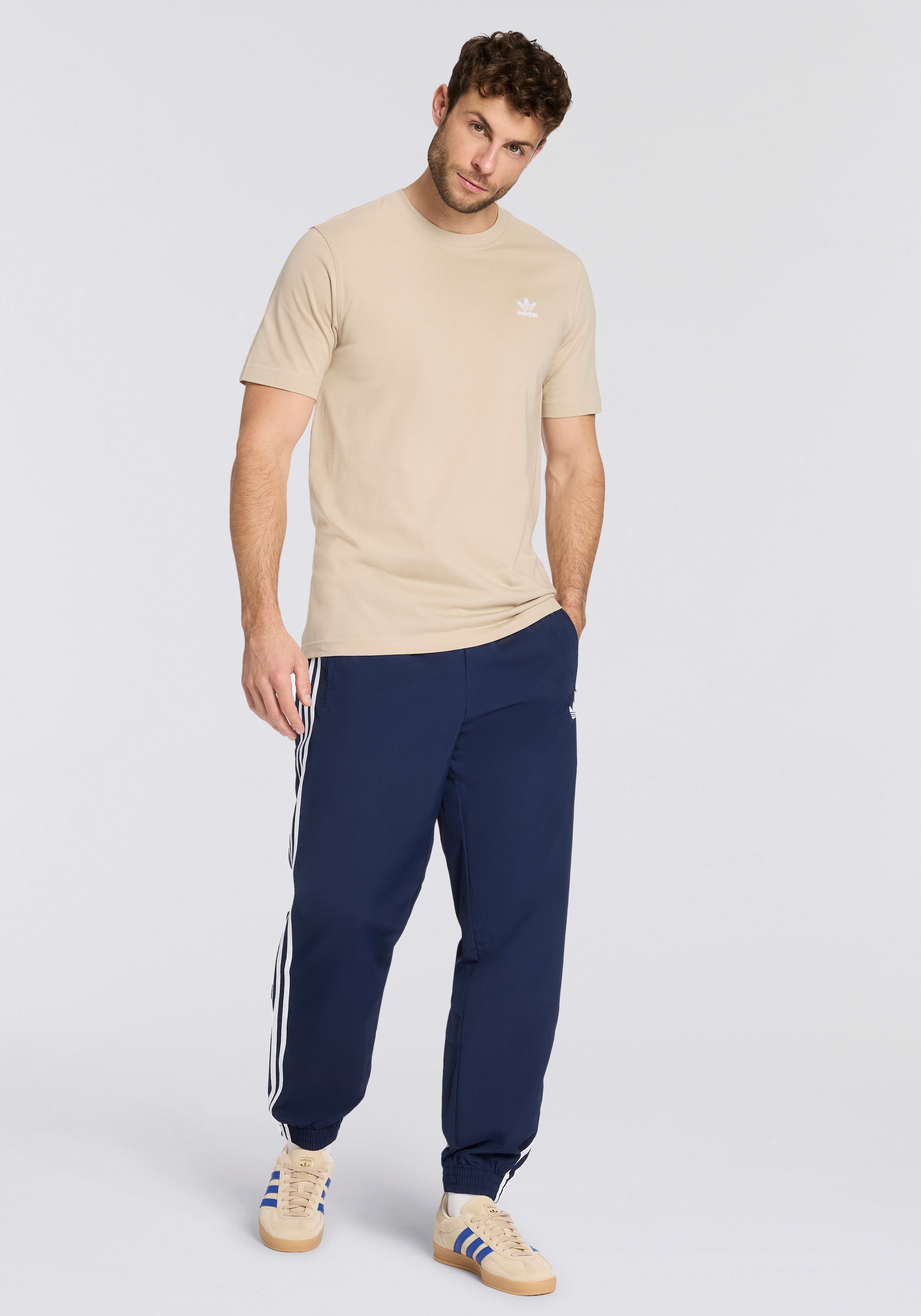 adidas Originals T-shirt »TREFOIL ESSENTIALS« sportlicher Stil, Kurzarm, mit Rundhalsausschnitt