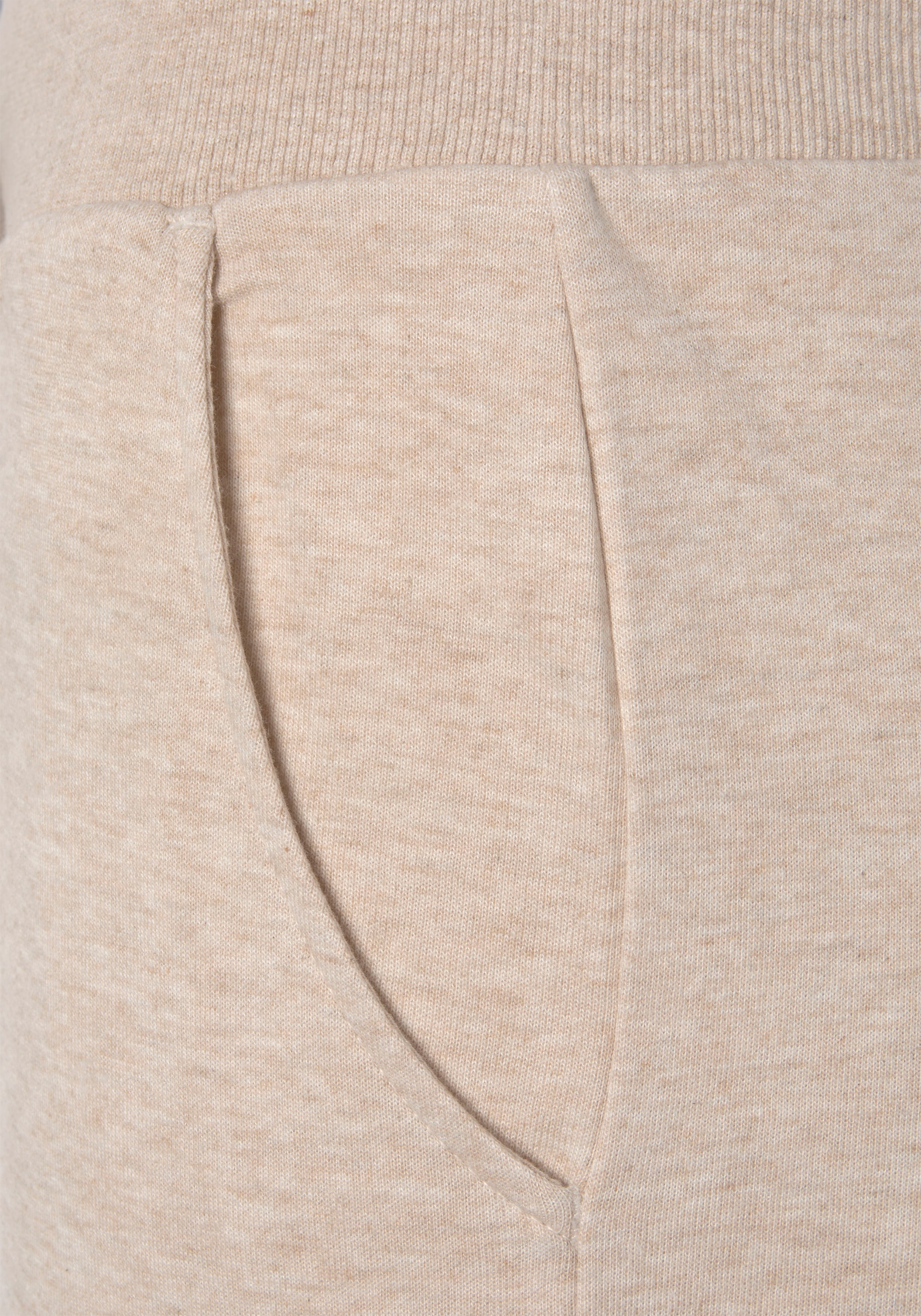 Bench. Loungewear Relaxhose, mit glänzender Logostickerei, Loungewear, Loungeanzug