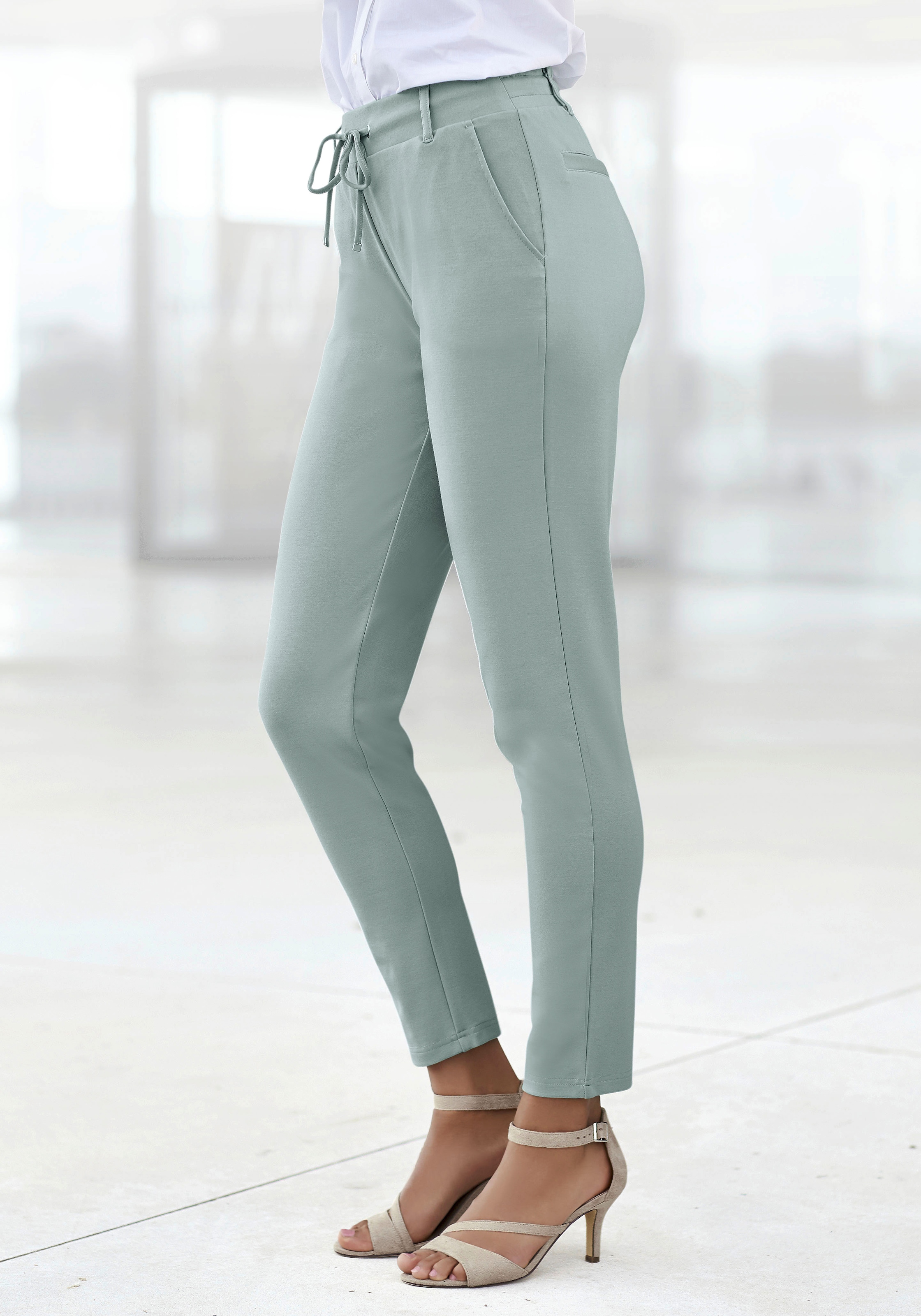 LASCANA Jogger Pants, mit elastischem Bund und Gürtelschlaufen, Loungewear