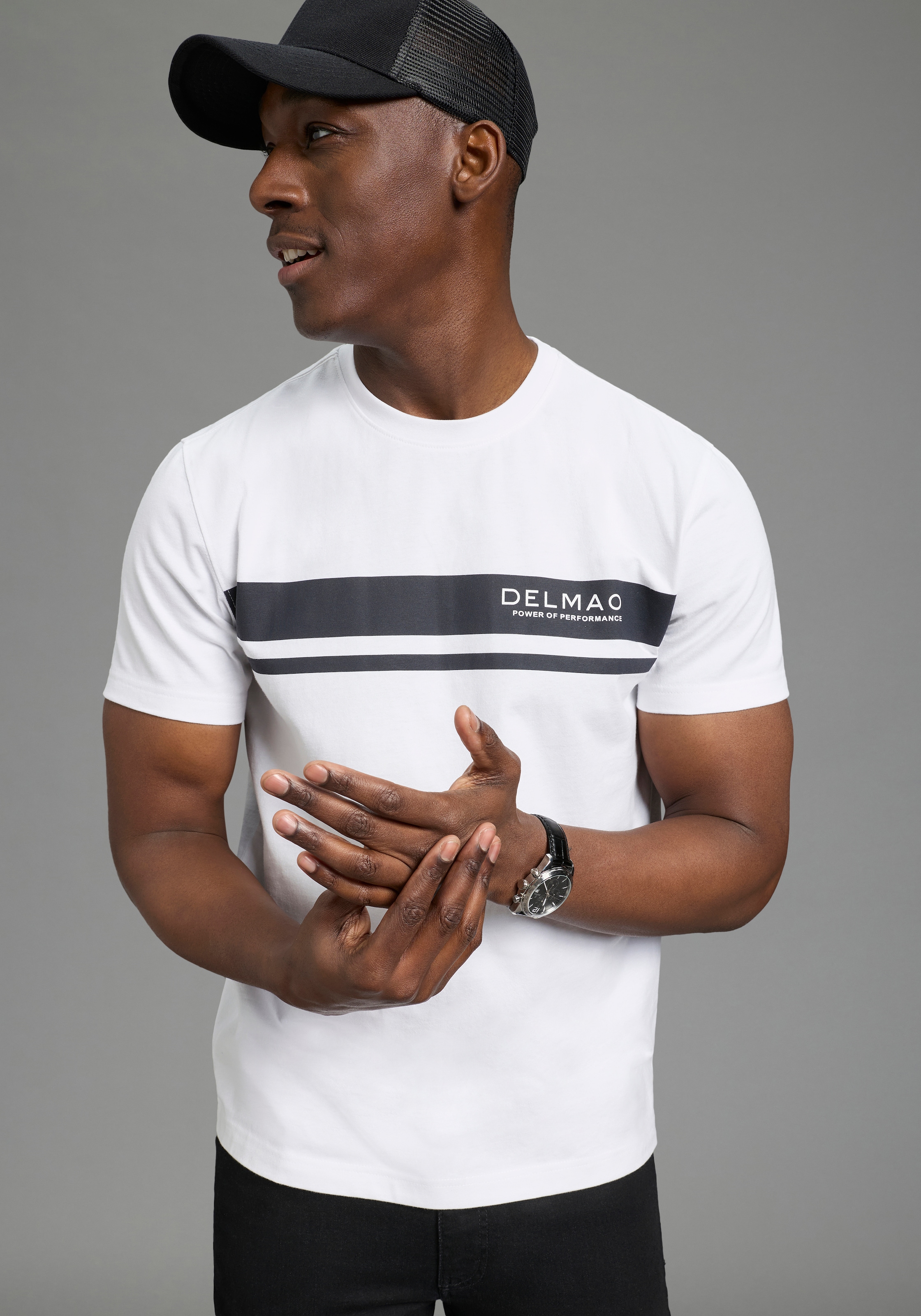 DELMAO Rundhalsshirt »Neue Kollektion!« Kurzarm, mit Rundhalsausschnitt, normale Passform, Casual-Stil
