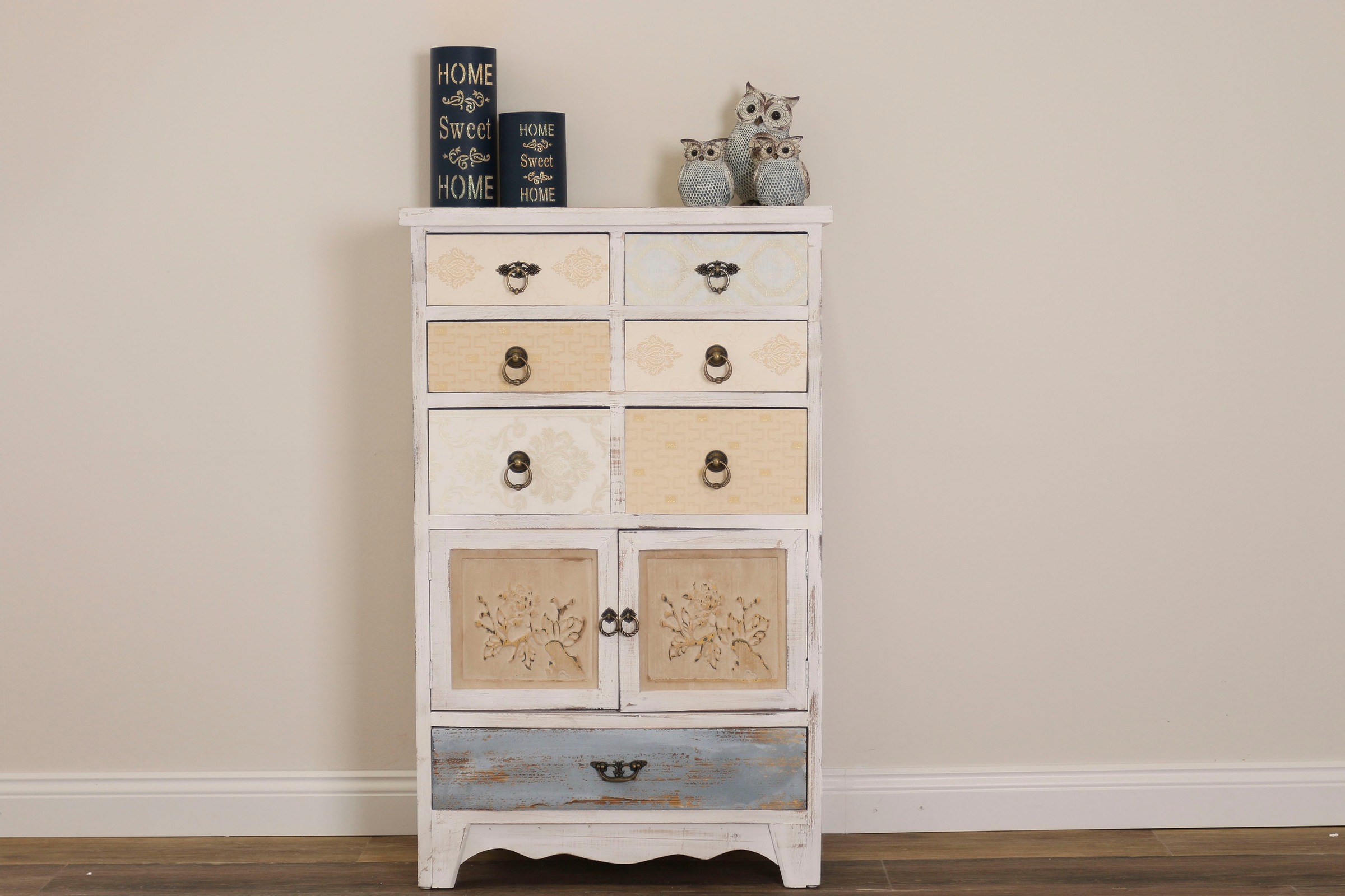 Image of my Flair Kommode »Kaladar«, Kommode, geschnitze Ornamente, 7 Schubladen und einer Tür, Eisen Griffe, Mehrfarbige Schubladen in hellen Pastell Tönen bei Ackermann Versand Schweiz