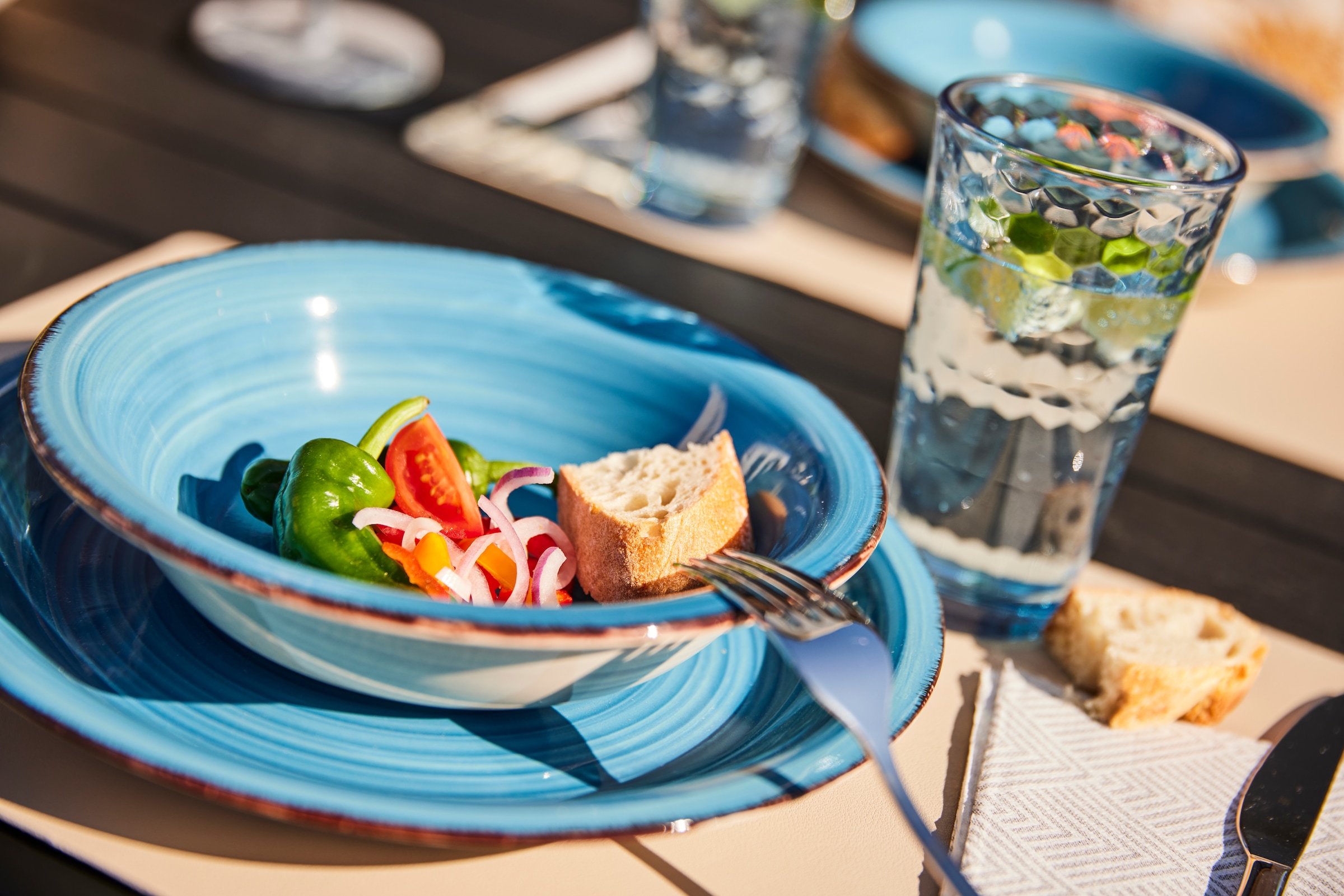 GOODproduct Tafelservice »Teller Set, Geschirr-Set Bell Tempo« rustikale Holzoptik mit Spiraldekor, 12 Teile, für 6 Personen