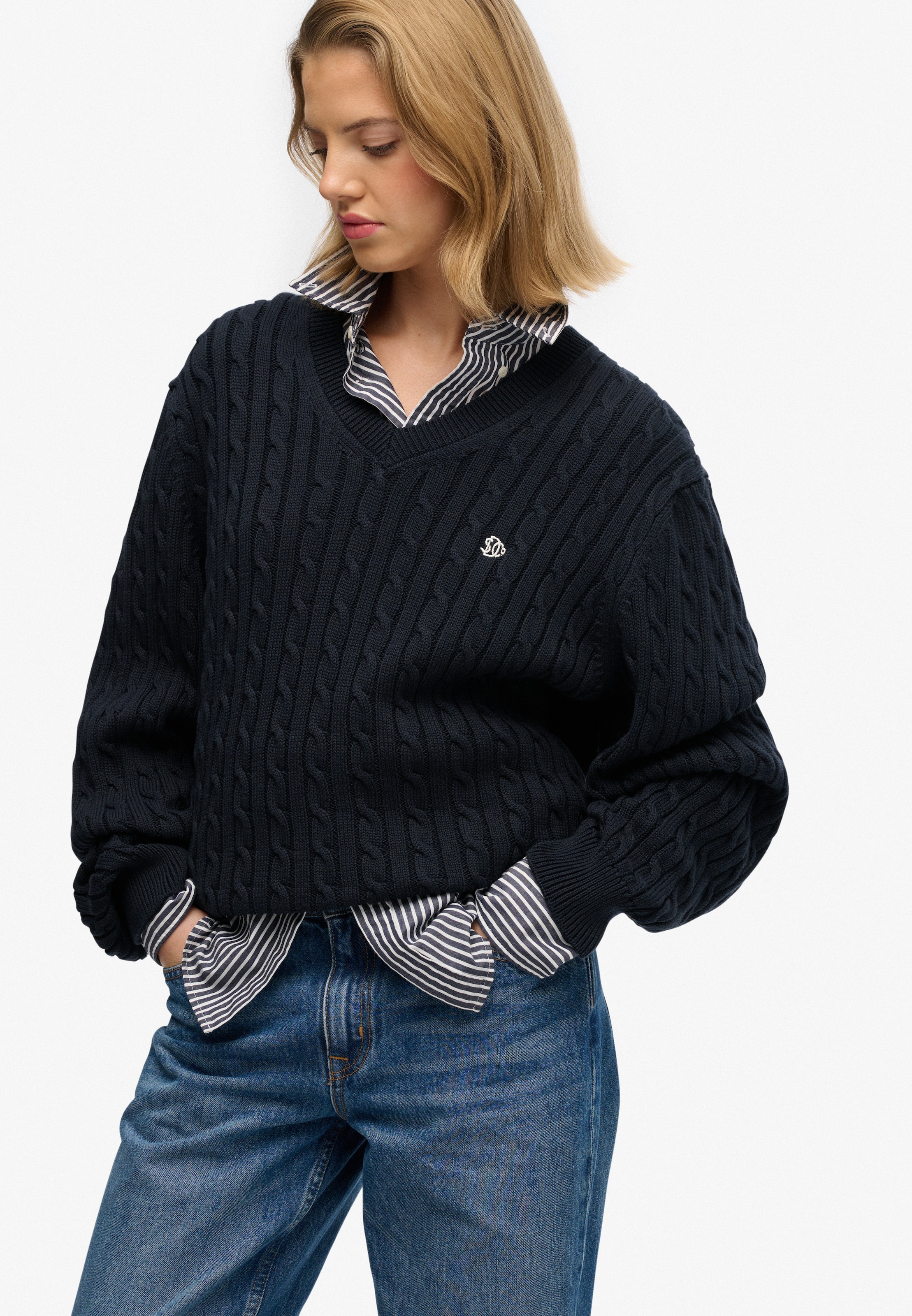 Superdry Pull col V »OVERSIZED CABLE V NECK JUMPER« coton, coupe oversized