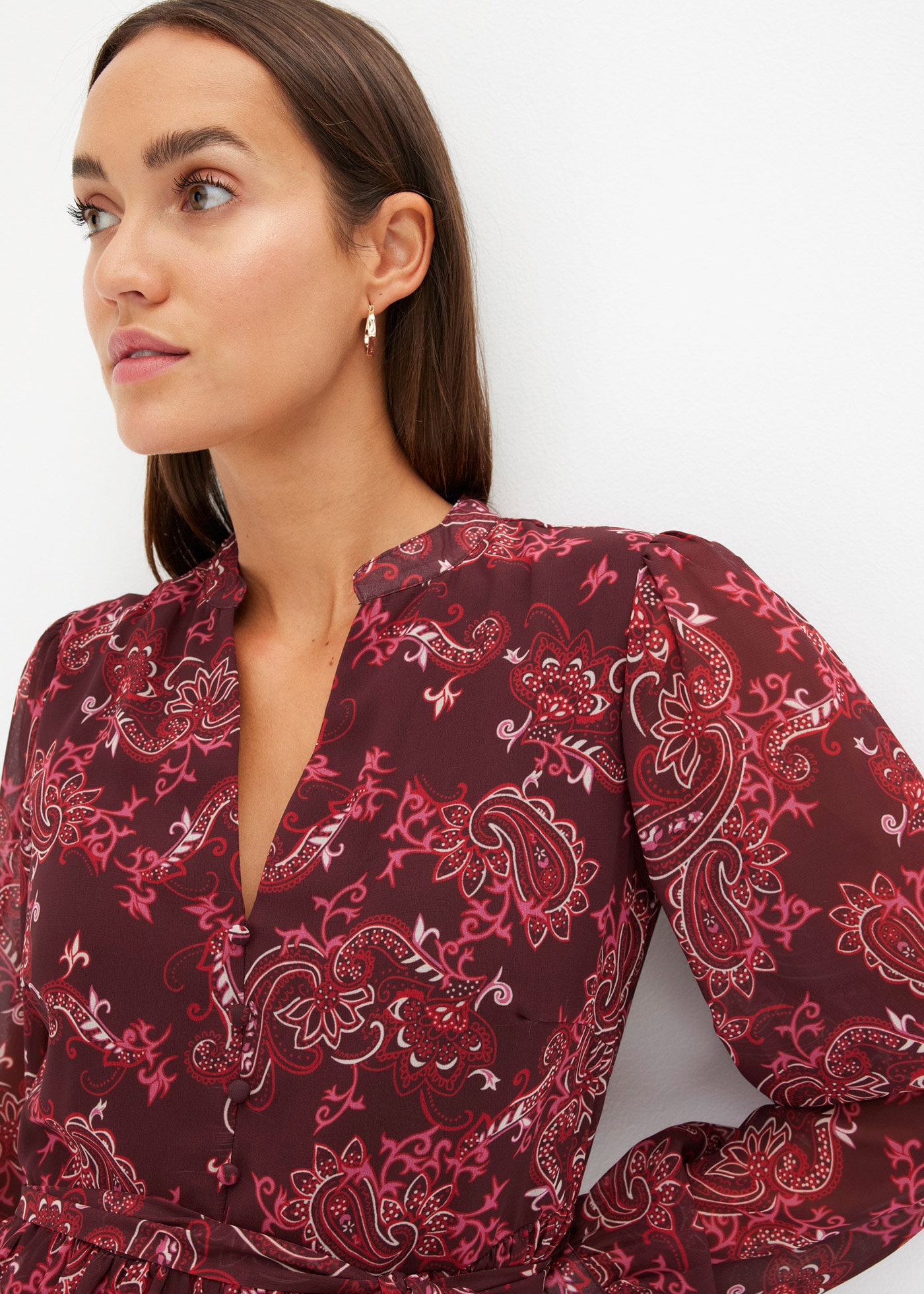 bonprix Robe en mousseline de soie für stilvollen Auftritt, aus Polyester, ausgestellte Passform