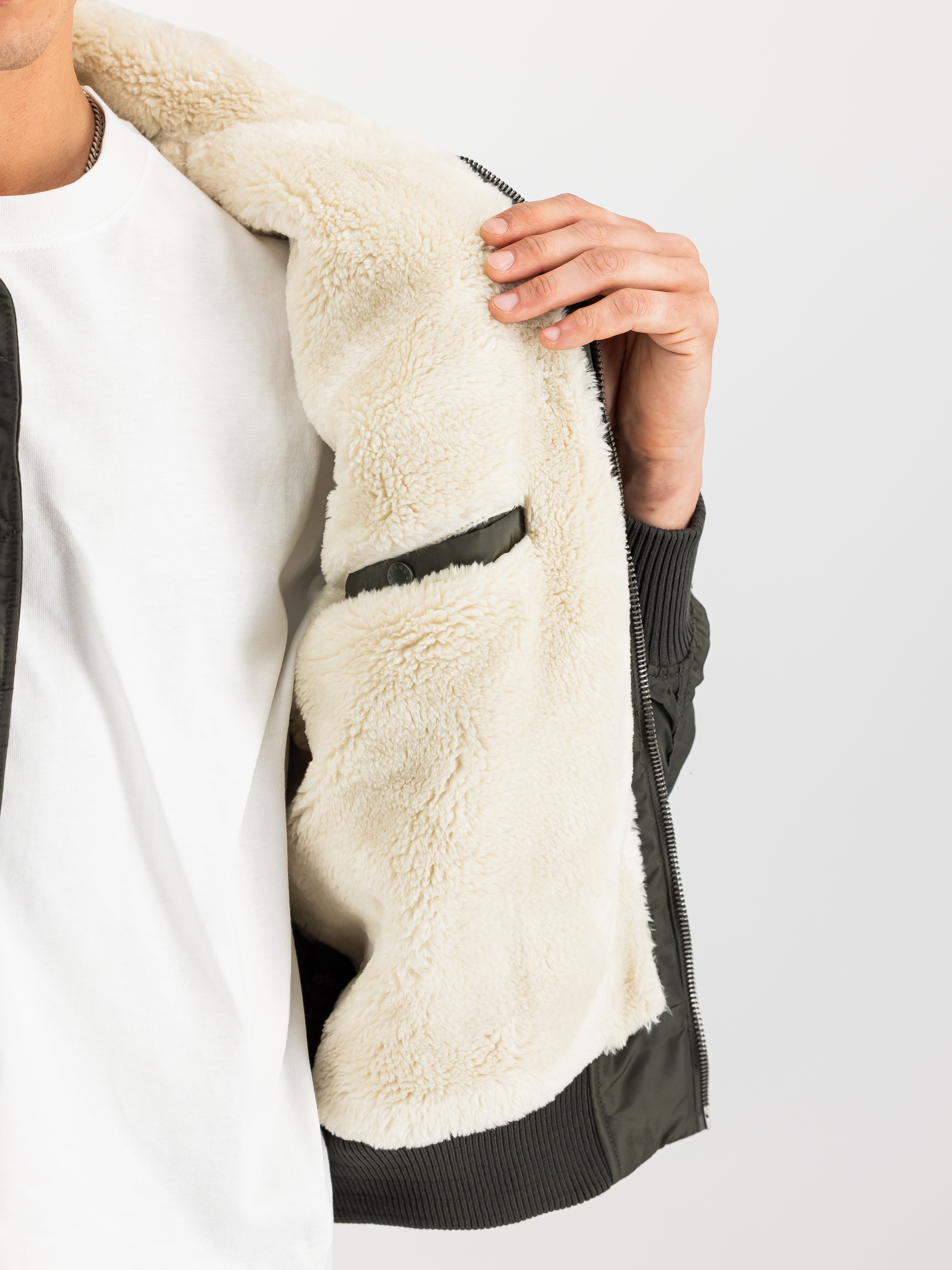 Alpha Industries Veste bomber »B15-3 TT« fibre synthétique, coupe régulière