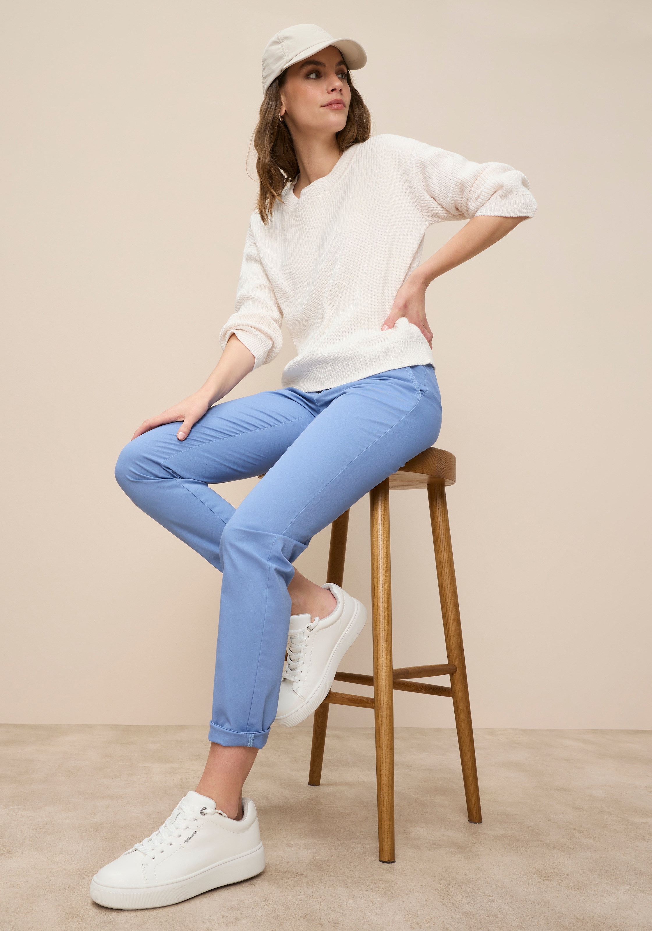 Tamaris Chinos  mit figurbetonter Passform