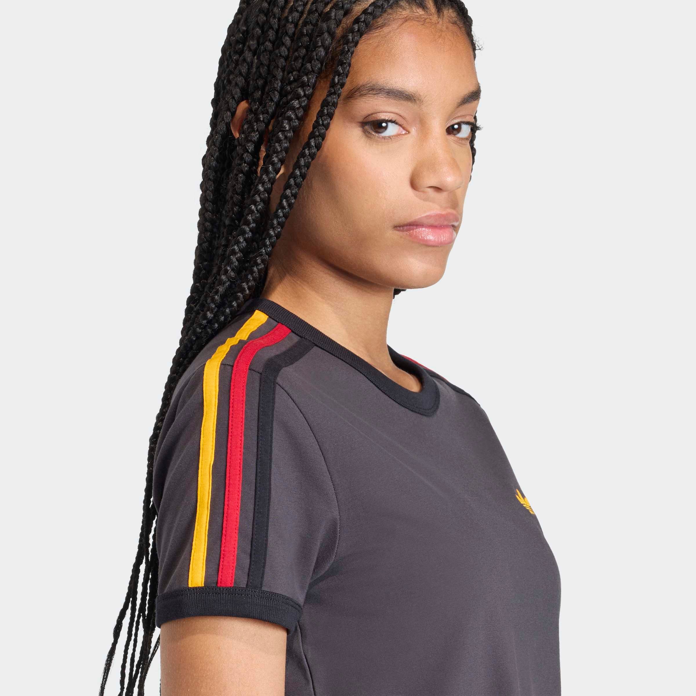 adidas Originals T-shirt »3-STREIFEN SCHMAL GESCHNITTEN« sanft anliegende Passform, ohne Verschluss, für sportlichen Look