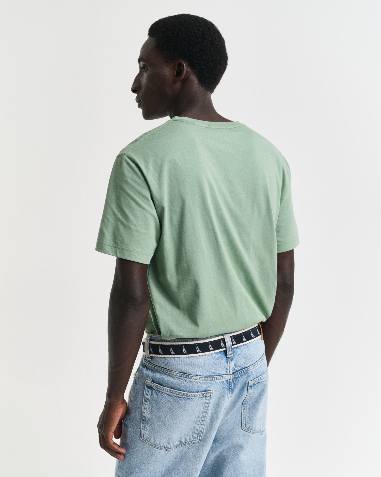Gant T-Shirt »REG SHIELD SS T-SHIRT«, mit Logostickerei auf der Brust