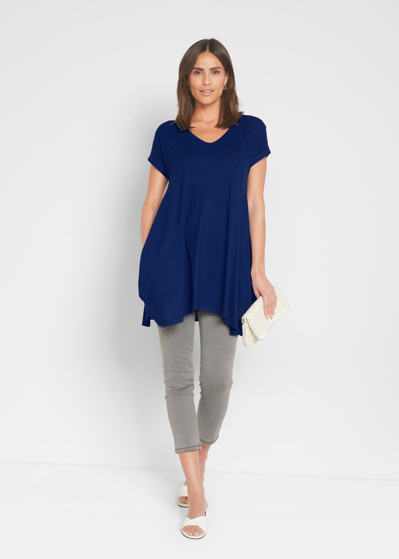 bonprix T-shirt long A-Linie Passform, mit Eingrifftaschen, tiefer Rundhalsausschnitt