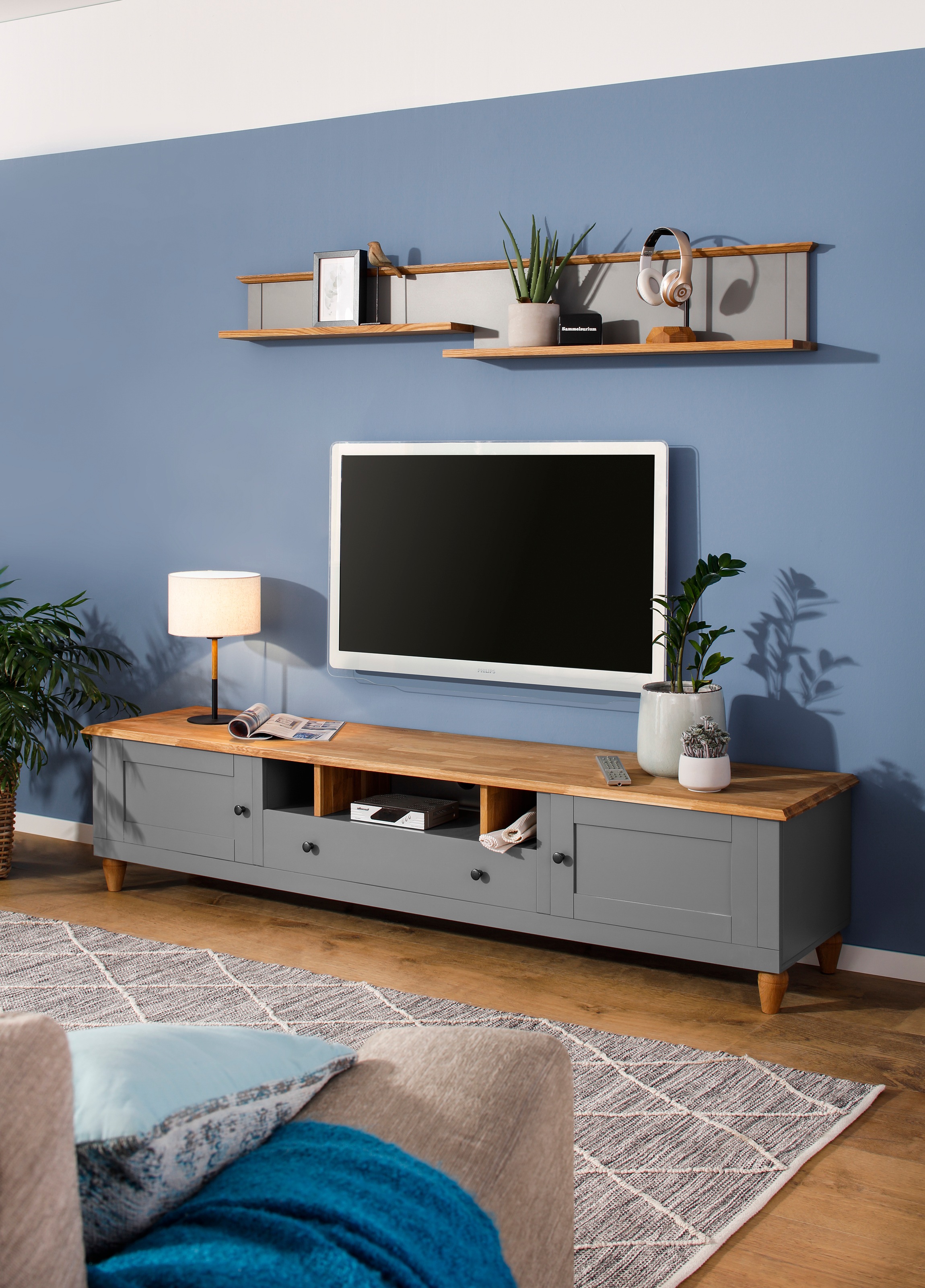 Image of Home affaire Lowboard »Warrington«, kombiniert MDF mit Eiche, Metallgriffe bei Ackermann Versand Schweiz