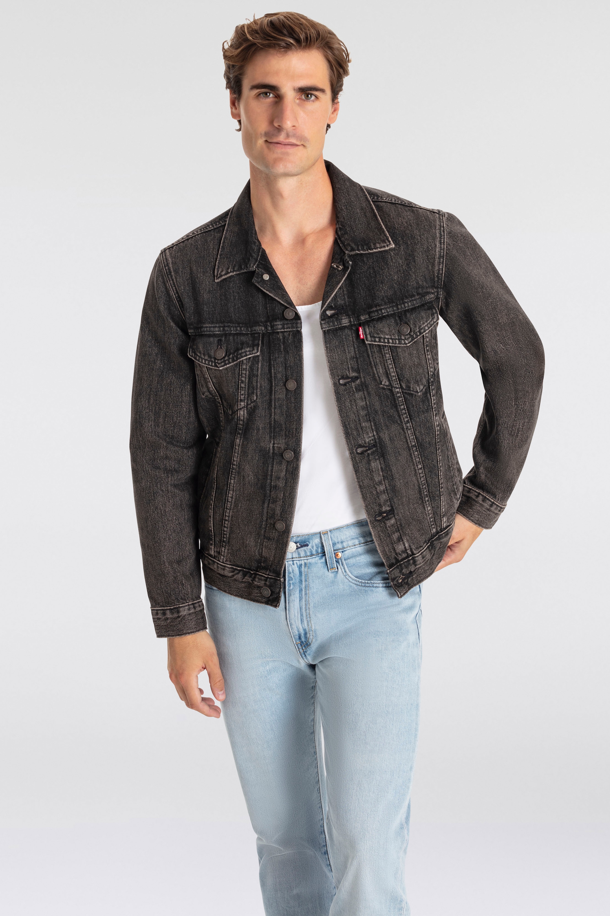 Levi's® Jeansjacke »VINTAGE FIT TRUCKER JKT«, ohne Kapuze, mit Knopfleiste