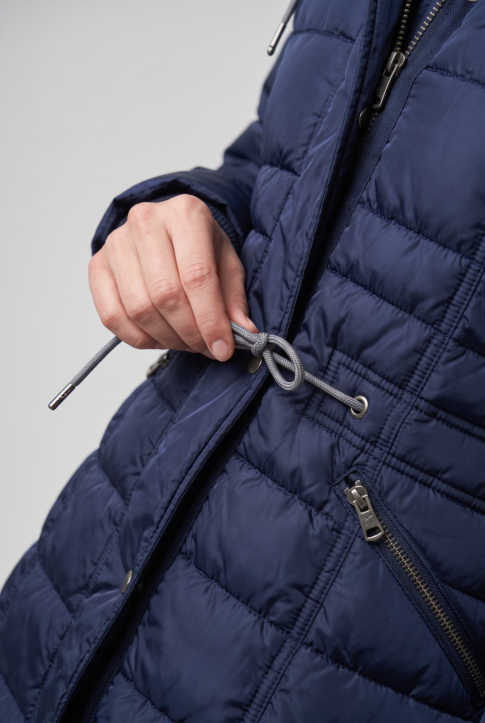 KangaROOS Steppjacke mit Kapuze figurbetonter Schnitt,  mit Reissverschlusstaschen