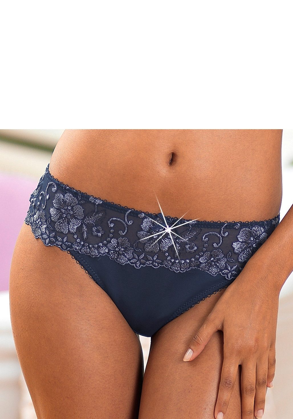 Image of LASCANA Bikinislip »Wanda«, mit Stickerei bei Ackermann Versand Schweiz