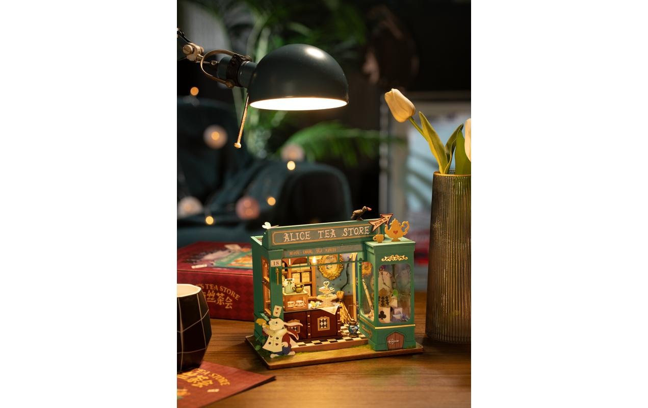 Puzzle »RoboTime Alices Tea Store«, (136 tlg.)