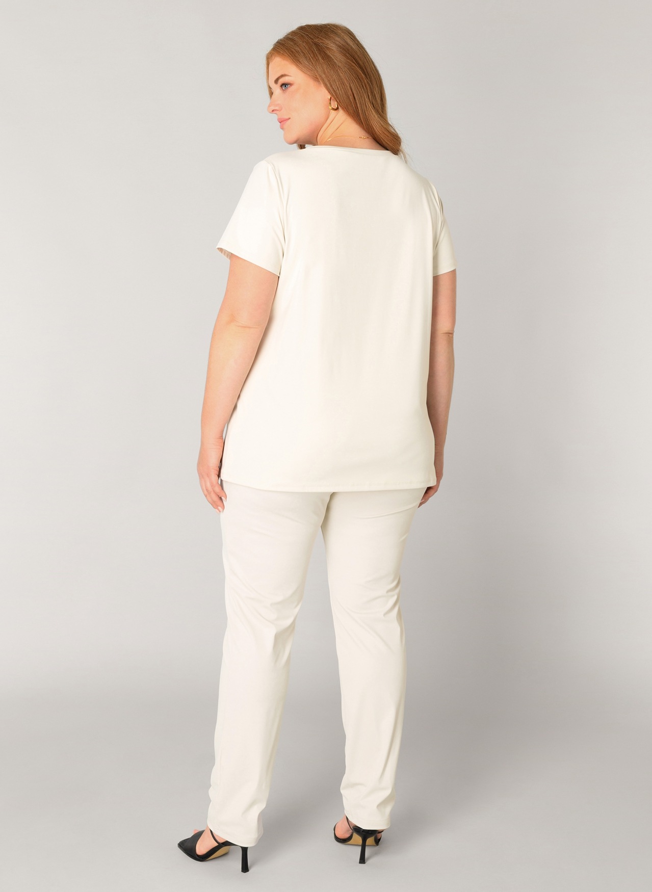 Base Level Curvy T-shirt en V »Lilly« avec stretch