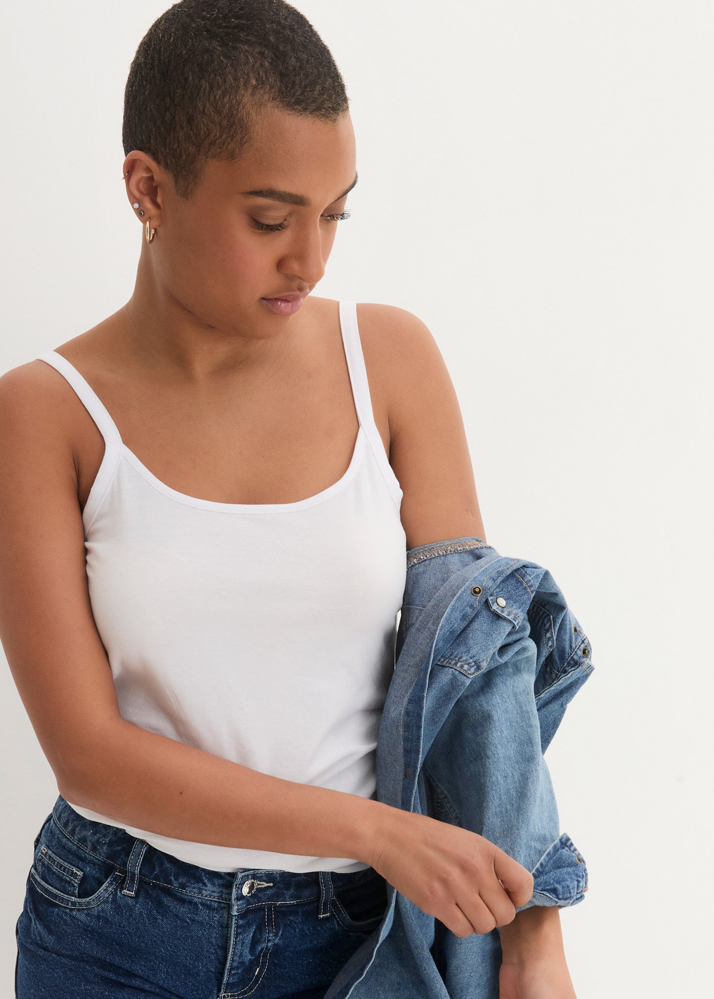 bonprix Haut de chemise Packung, 2 Slim fit, ohne Ärmel, langer Schnitt, aus Baumwolle mit Elasthan