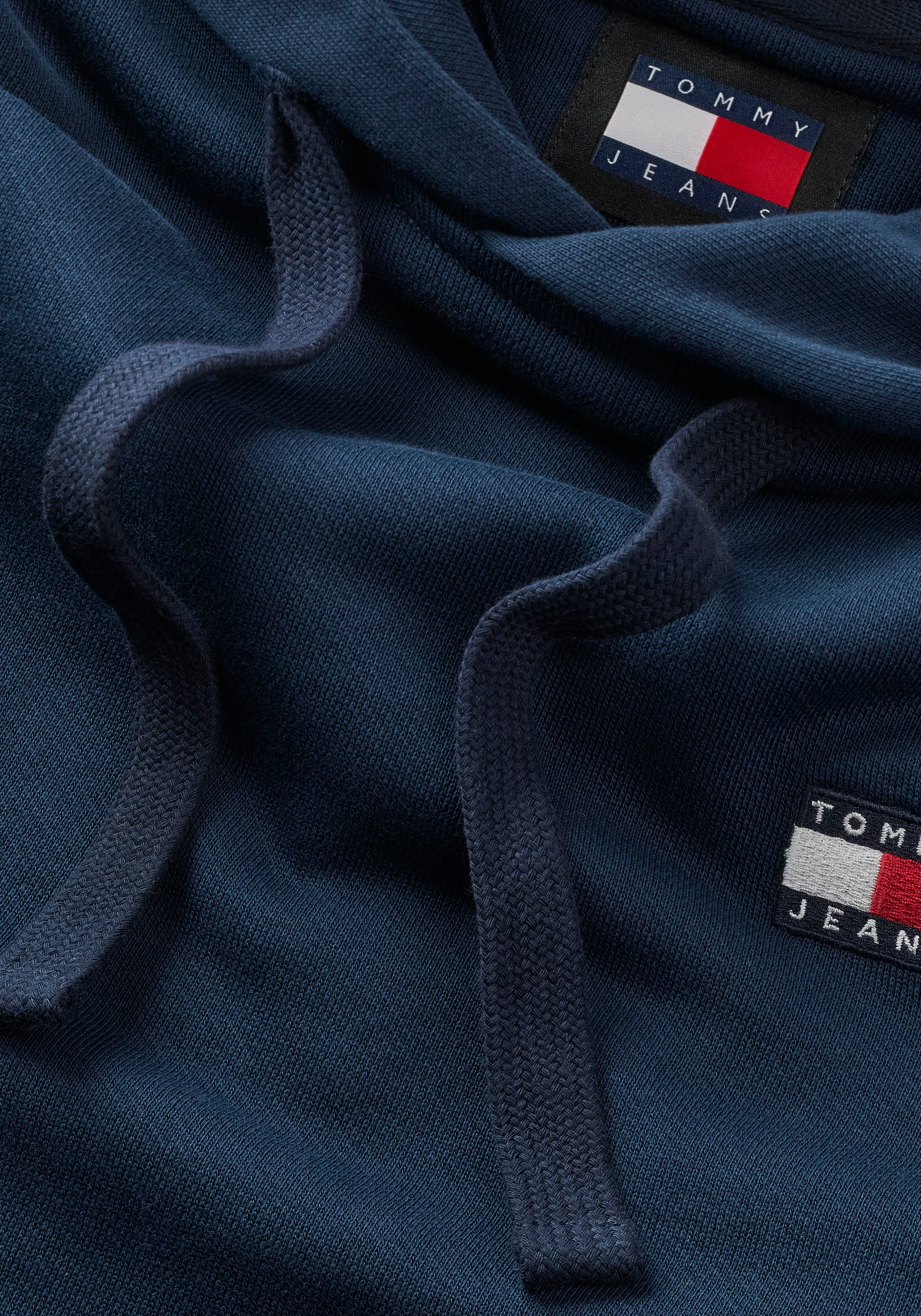 Tommy Jeans Kapuzensweatshirt »TJM REG BADGE HOODIE EXT«, mit Kordel