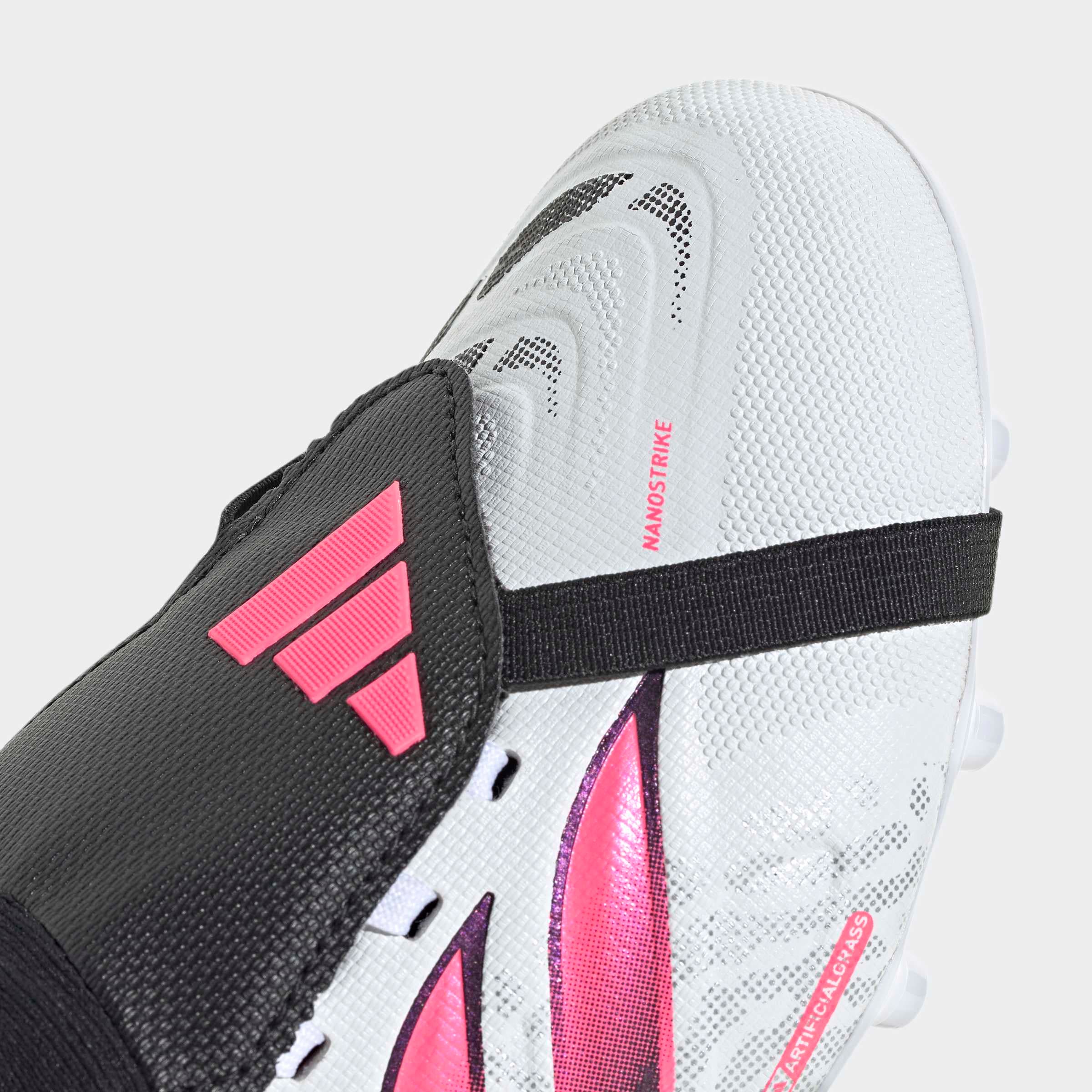 adidas Performance Chaussure de football »PREDATOR LEAGUE KIDS , KUNSTRASEN, UMSCHLAGBARE ZUNGE«  pour enfants et adolescents