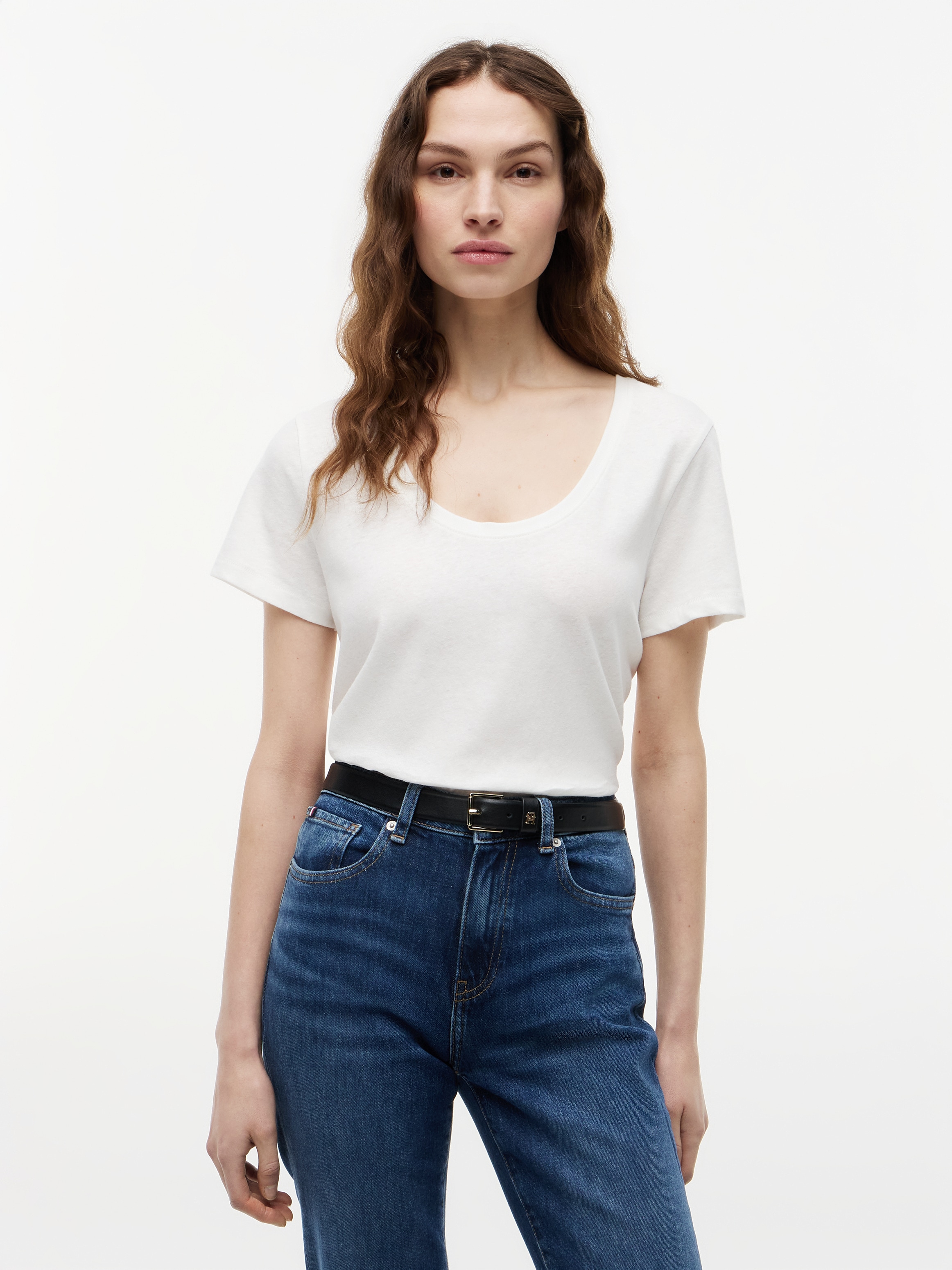 Image of Tommy Hilfiger Kurzarmshirt "CO LINEN SCOOP NK SS TEE" mit kleinem Logo-Stick